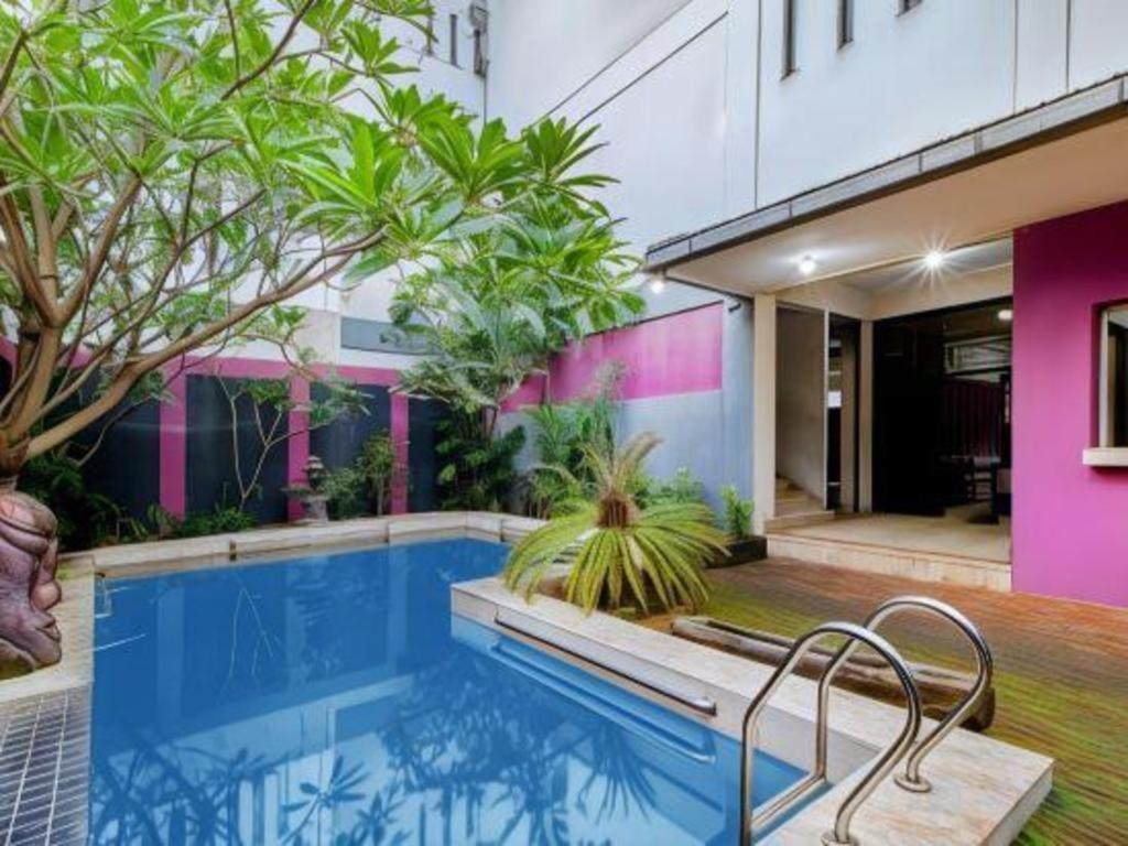 Hotel Capital O 90696 Tobana House Bintaro