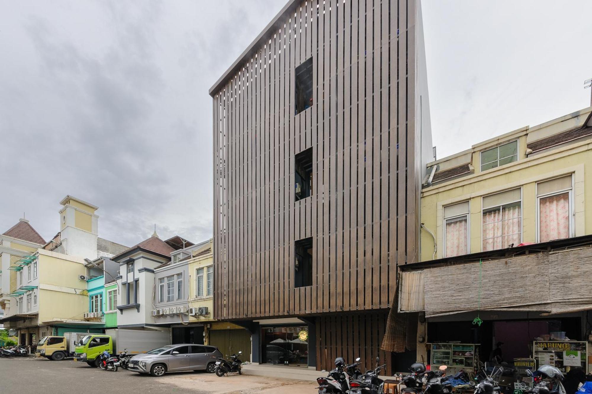 Urbanview Vineyard Cengkareng Jakarta