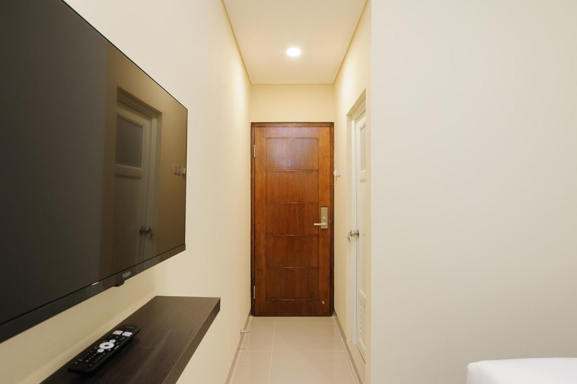 Urbanview Vineyard Cengkareng 3*