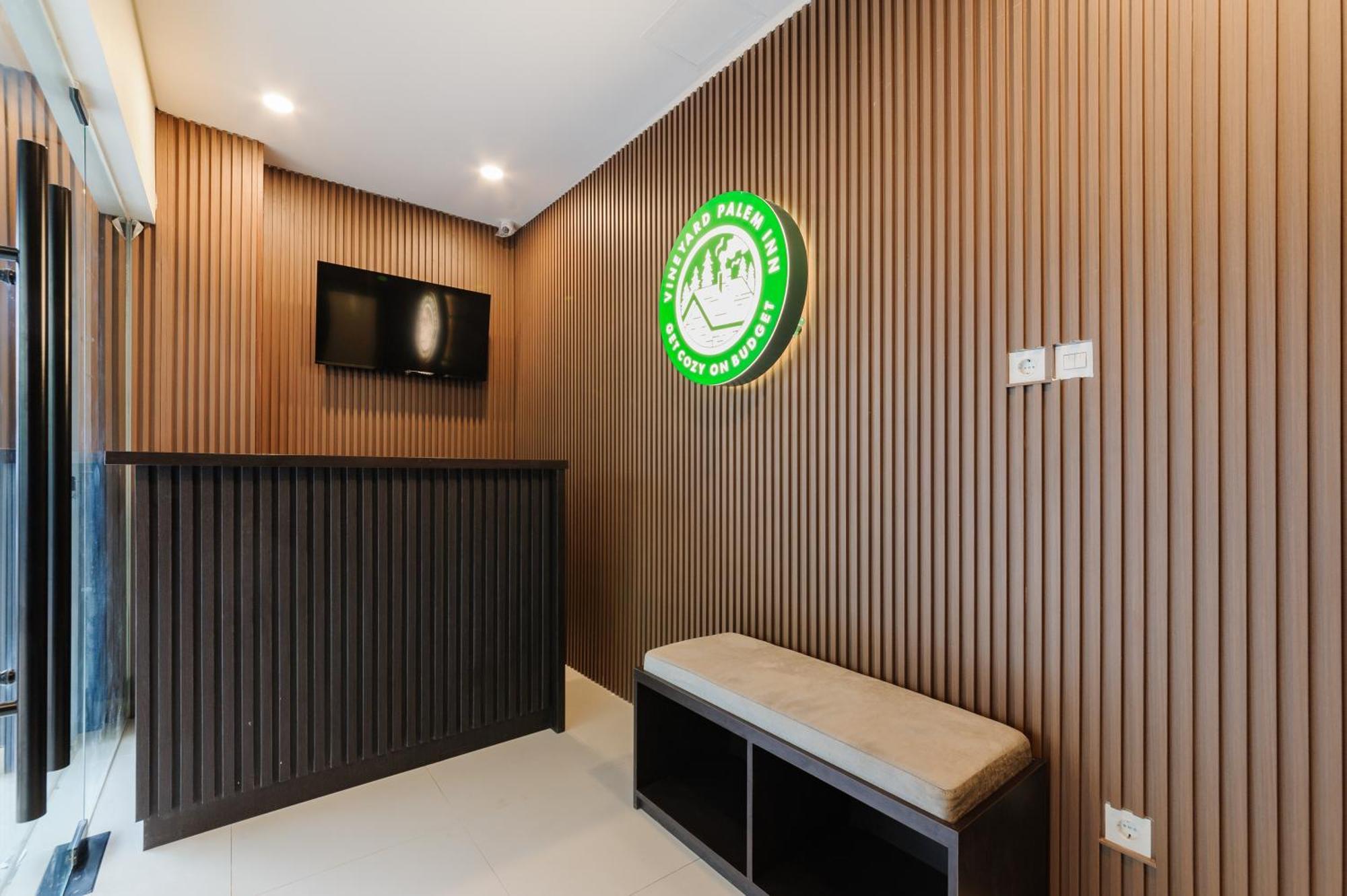 Hotel Urbanview Vineyard Cengkareng