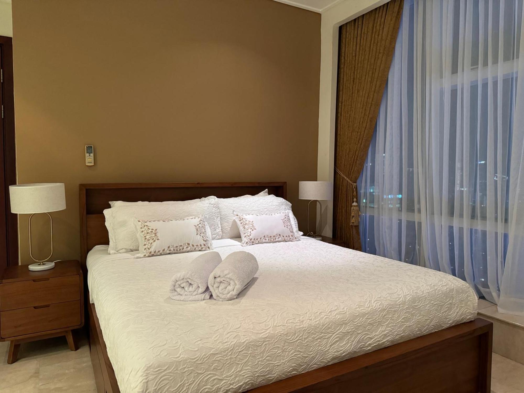 Two Bedrooms, Two Bathrooms, Fully Furnished, Executive *