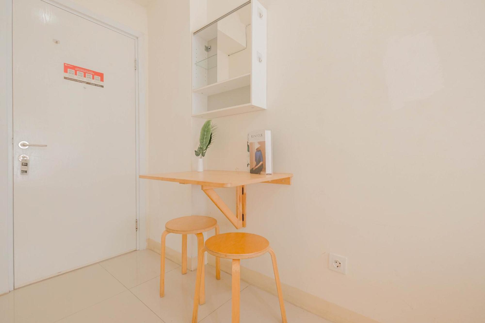 Apartment Cozy With Direct Access To Mall At Pramuka By Travelio