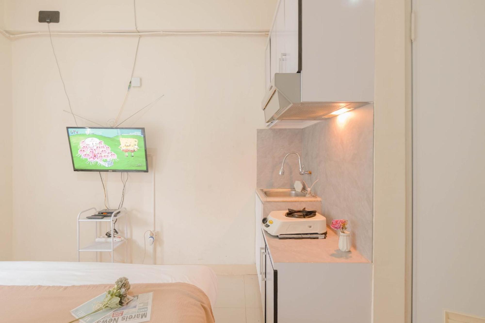 Cozy With Direct Access To Mall At Pramuka By Travelio Apartment Jakarta