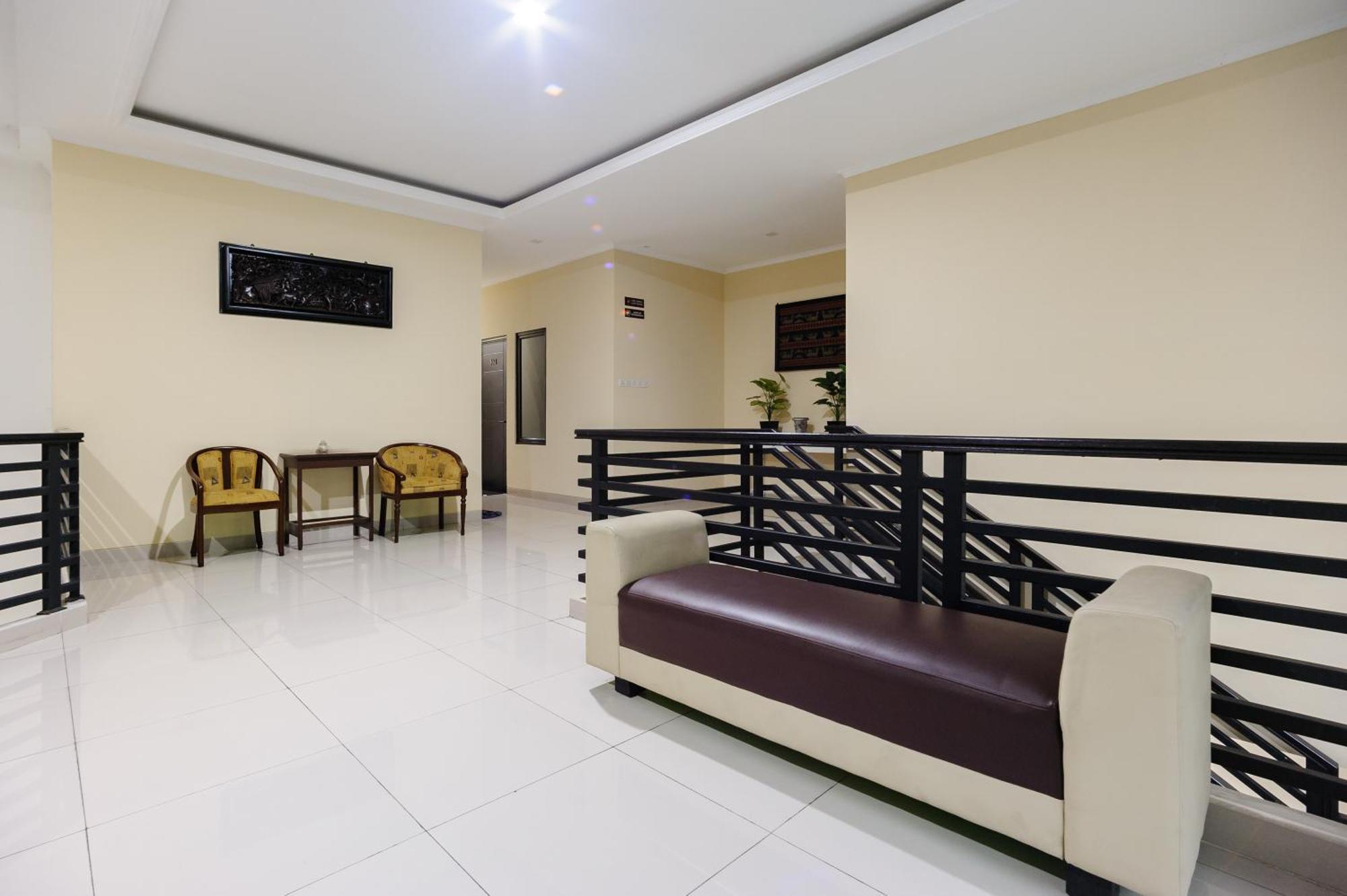 Reddoorz Near International Velodrome Jakarta