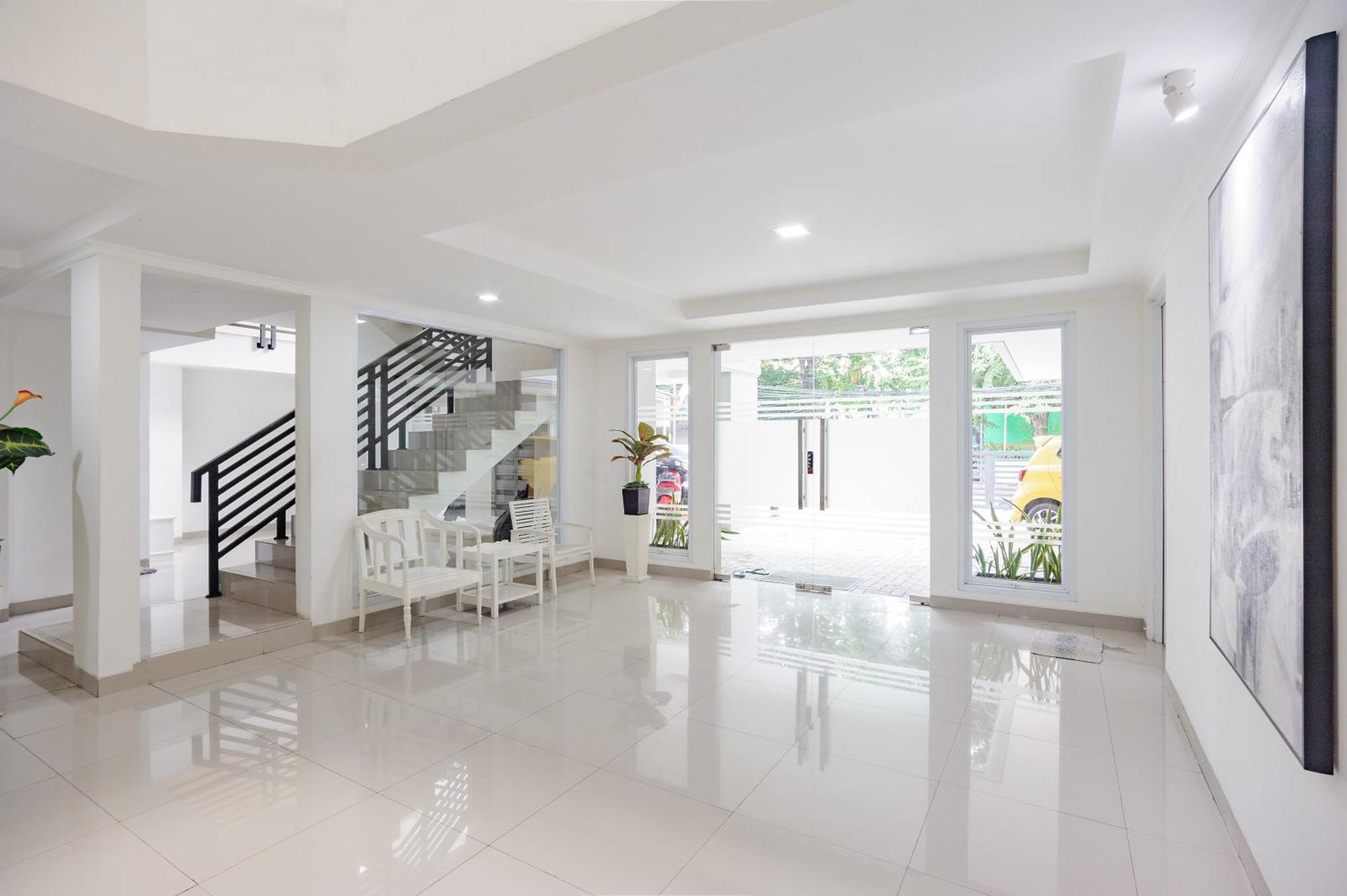 Reddoorz Near International Velodrome Jakarta