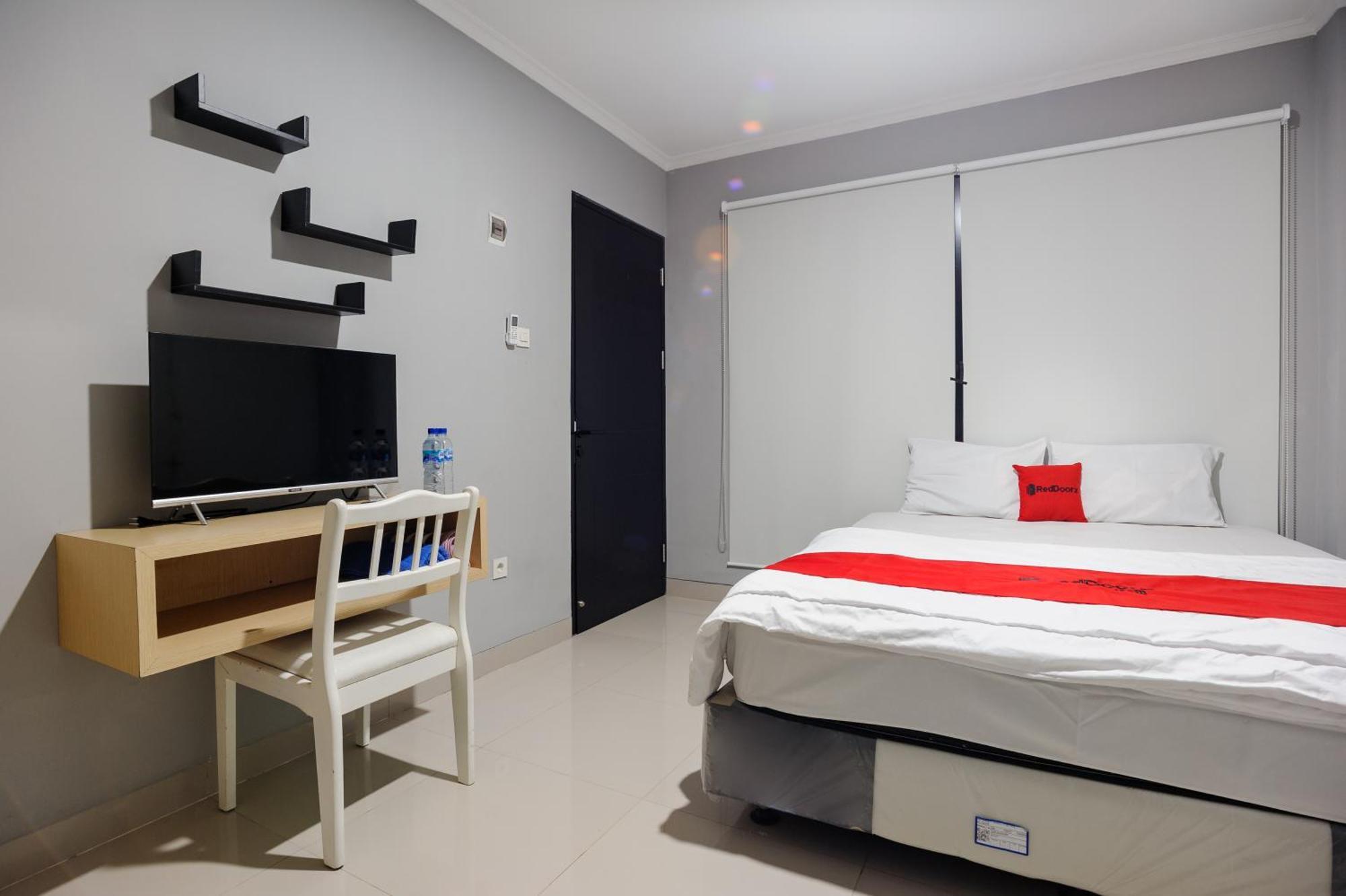 Reddoorz Near International Velodrome Hotel Jakarta