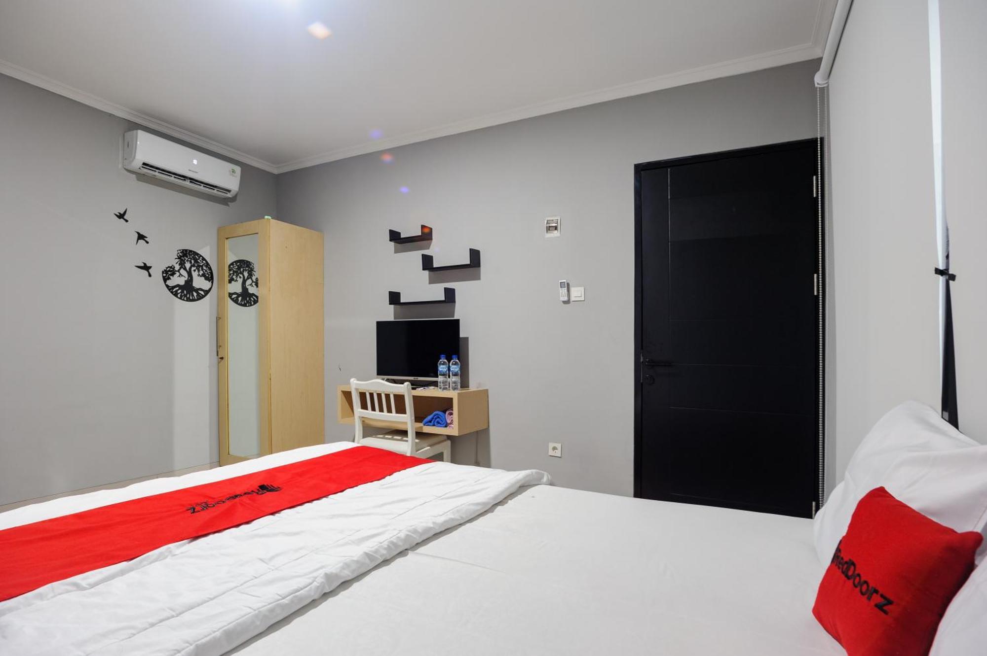 Hotel Reddoorz Near International Velodrome