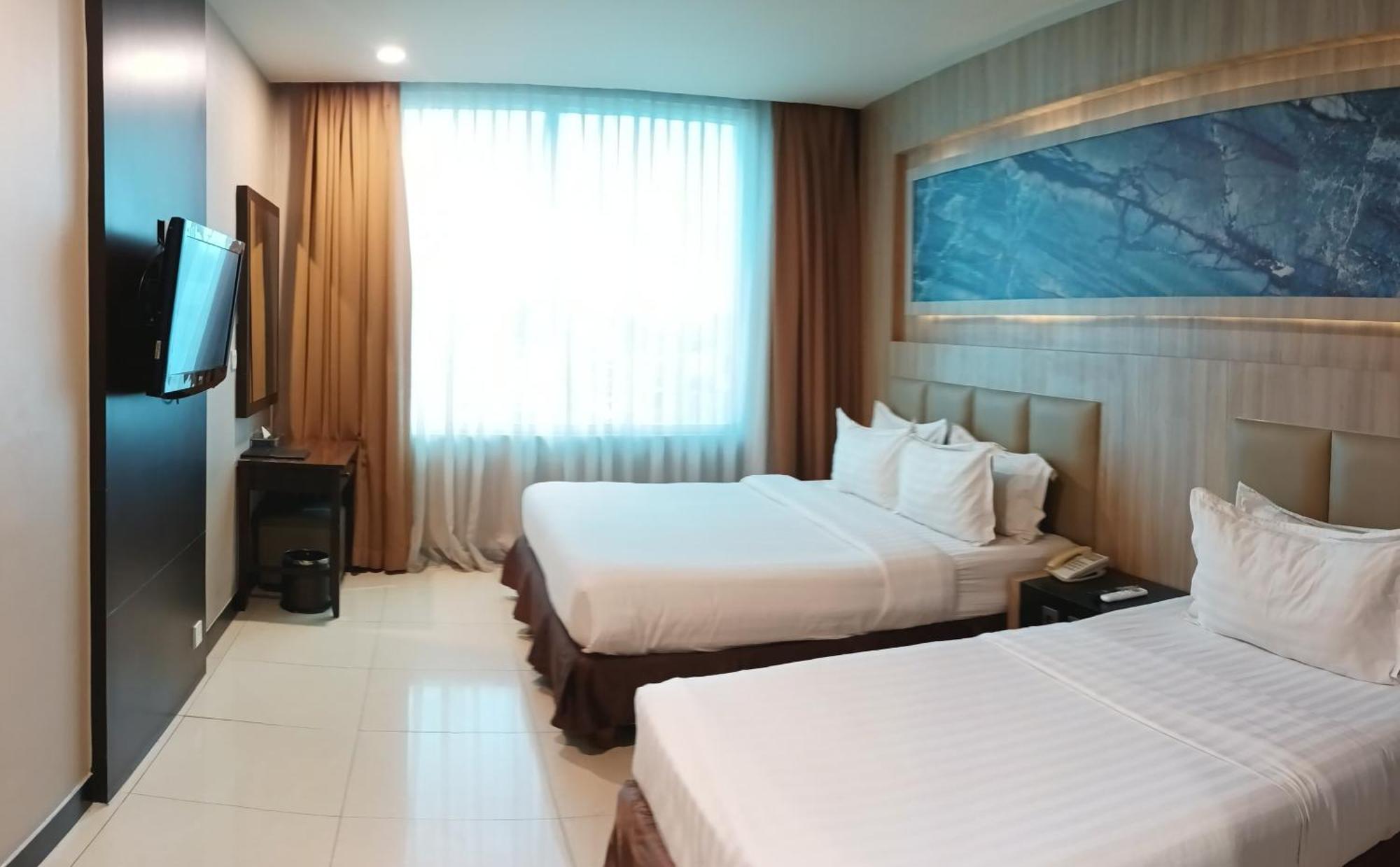 Hotel Grand Paragon 4*