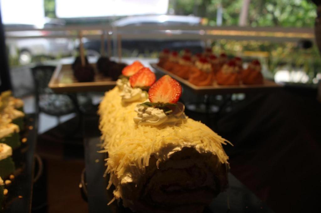 Hotel Pomelotel Patra Kuningan Jakarta