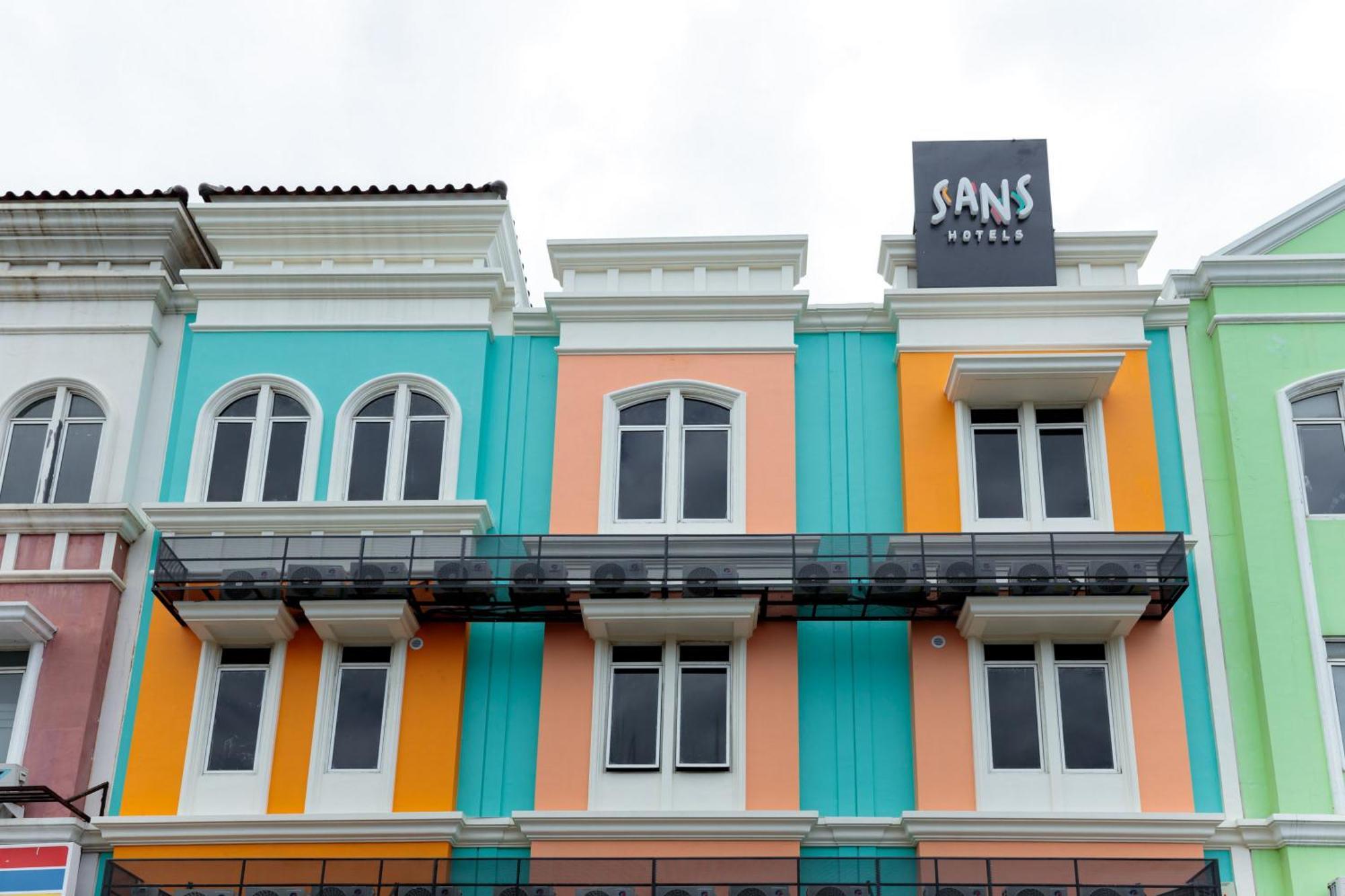 Hotel Sans Kelapa Gading