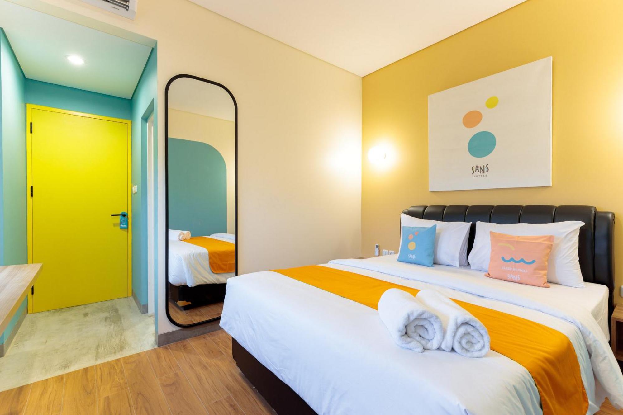 Hotel Sans Kelapa Gading 3*