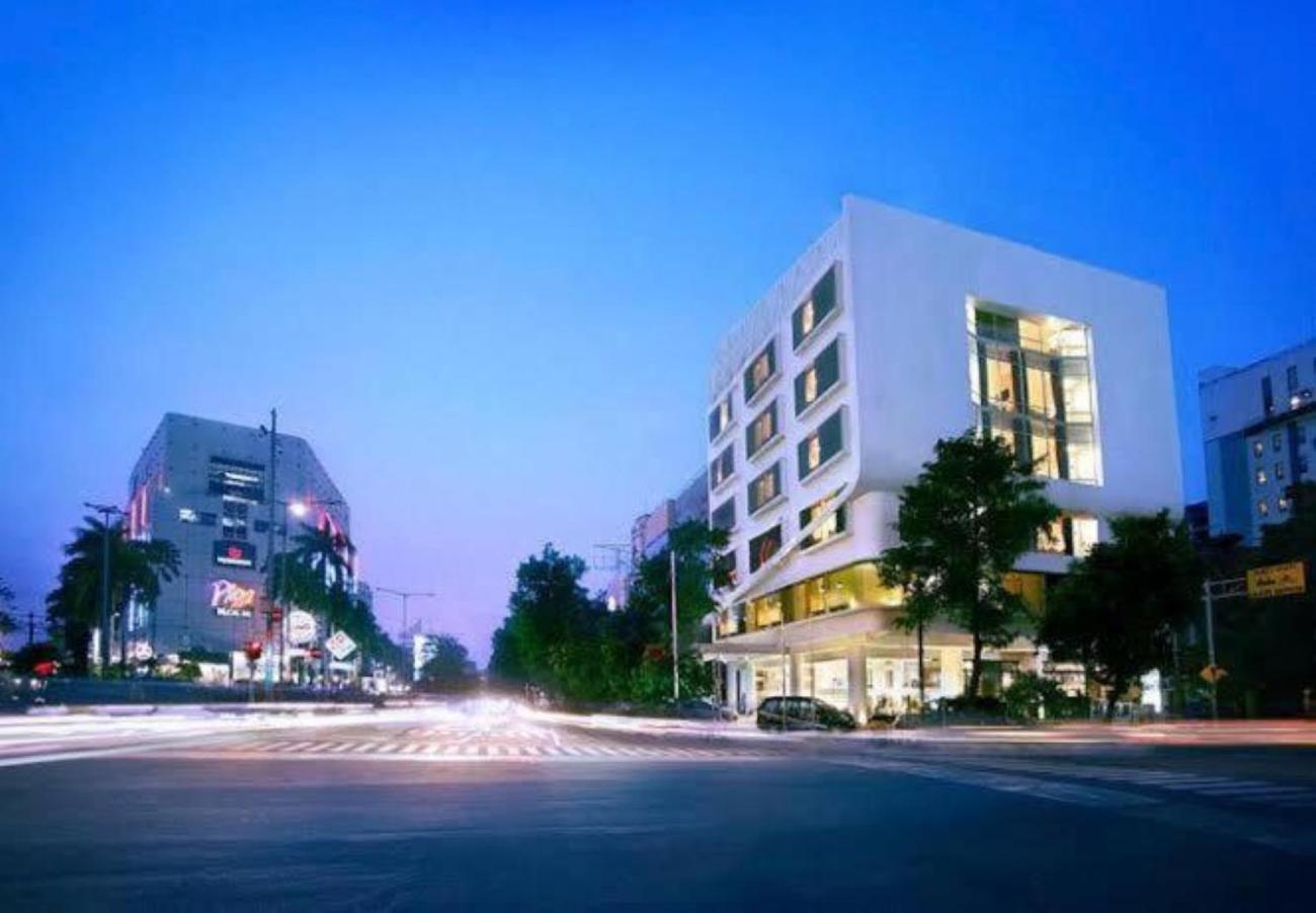 Maxone Premier Melawai 3*
