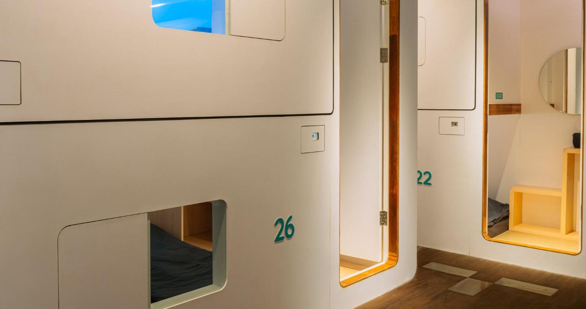 Bobopod Thamrin, Capsule hotel *