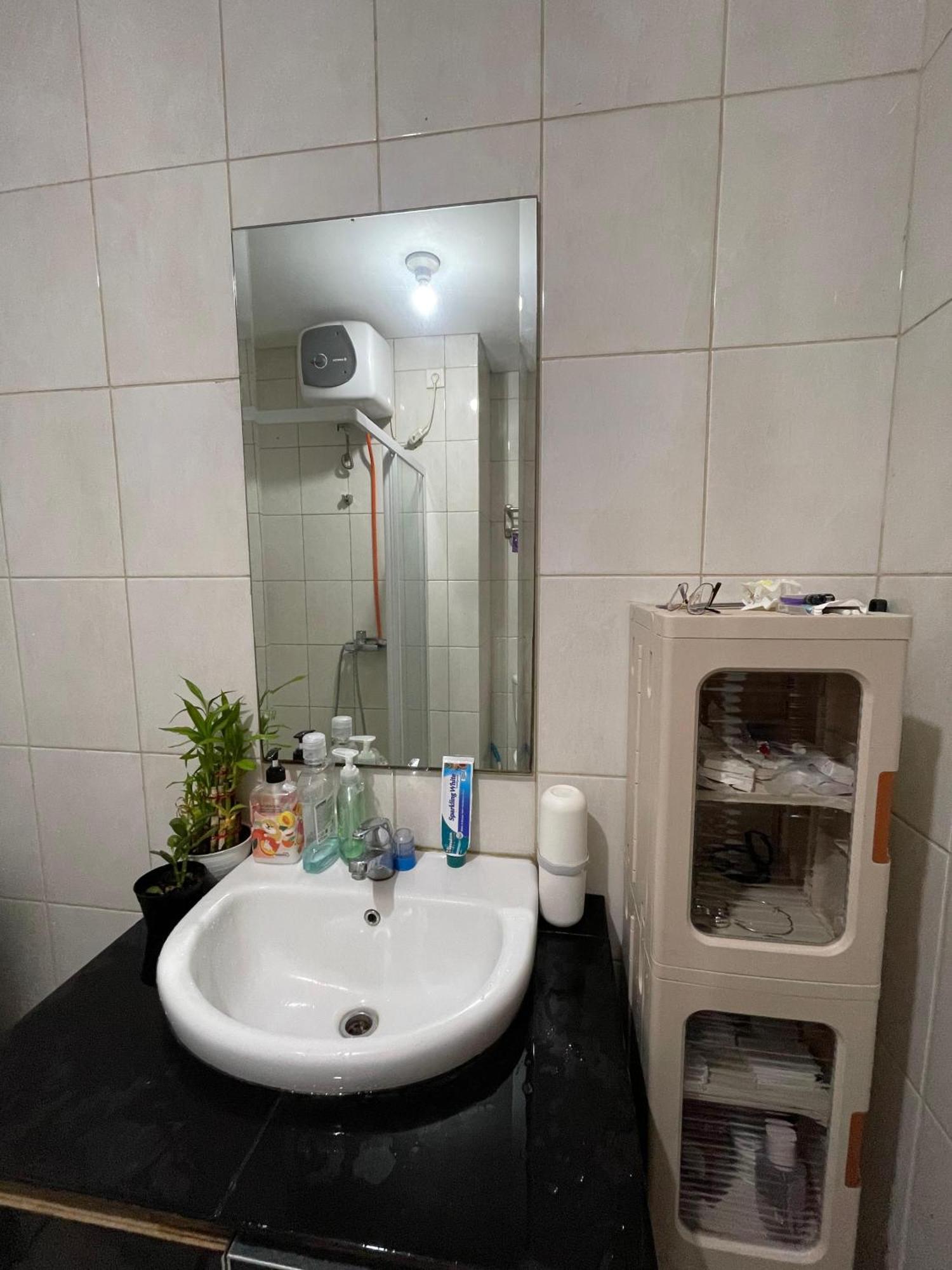 1br Thamrin Executive With Netflix, Rooftop Pool, Jacuzzi, Sauna, Gym, 5mins Walk To Grand Indonesia * Jakarta