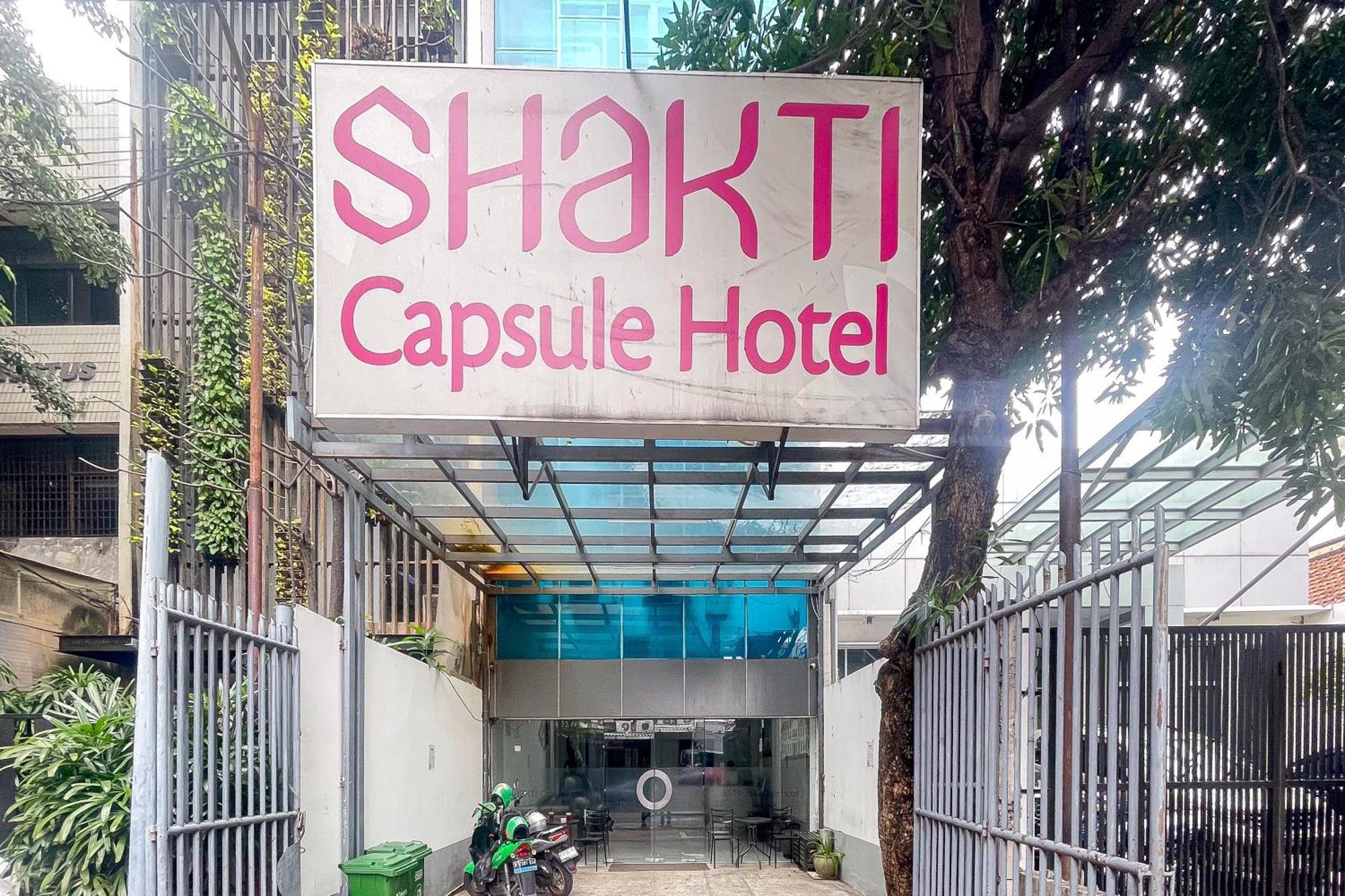 Hotel Reddoorz Capsule At Batu Tulis *