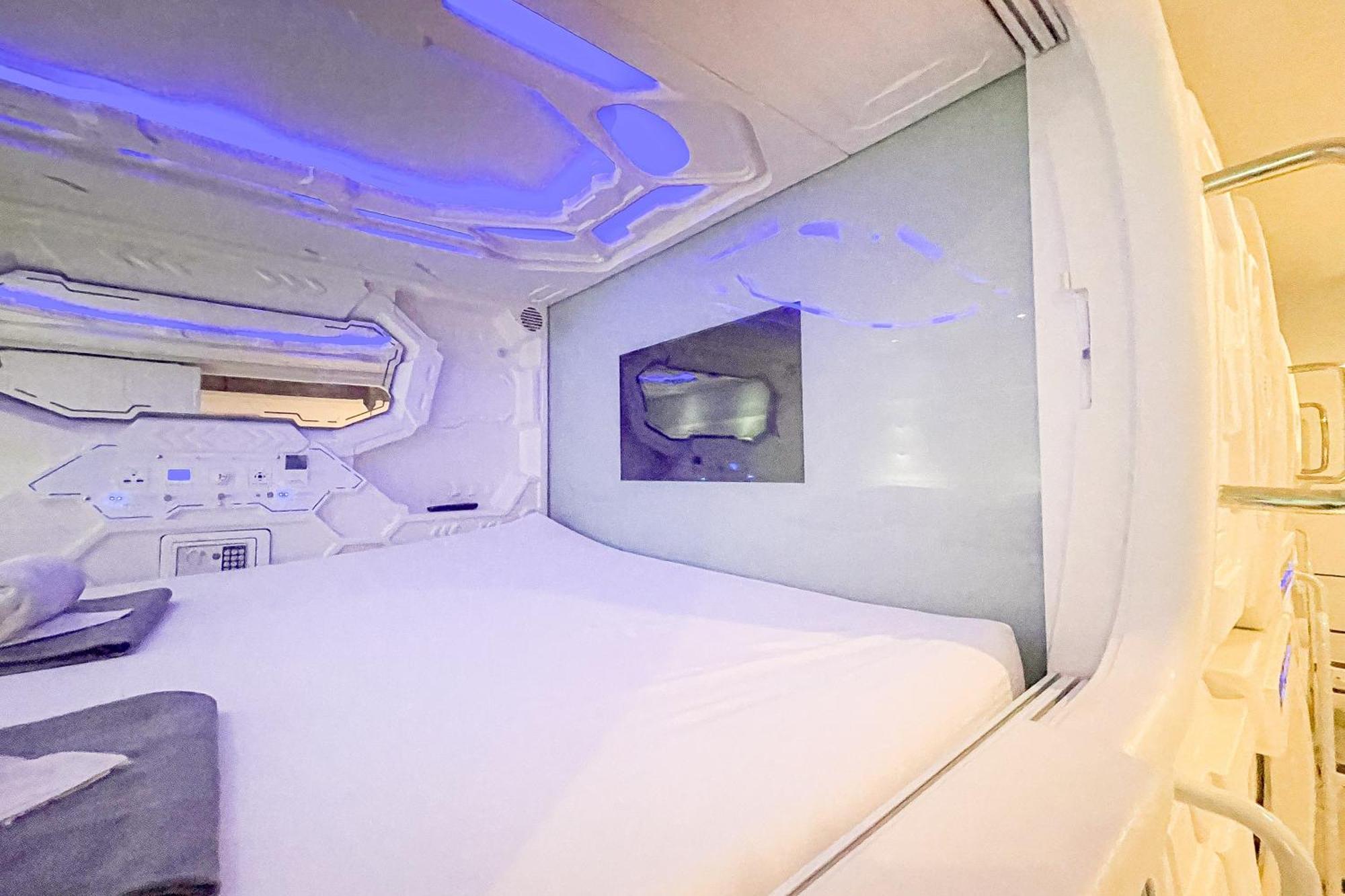 Khách sạn Reddoorz Capsule At Batu Tulis Jakarta