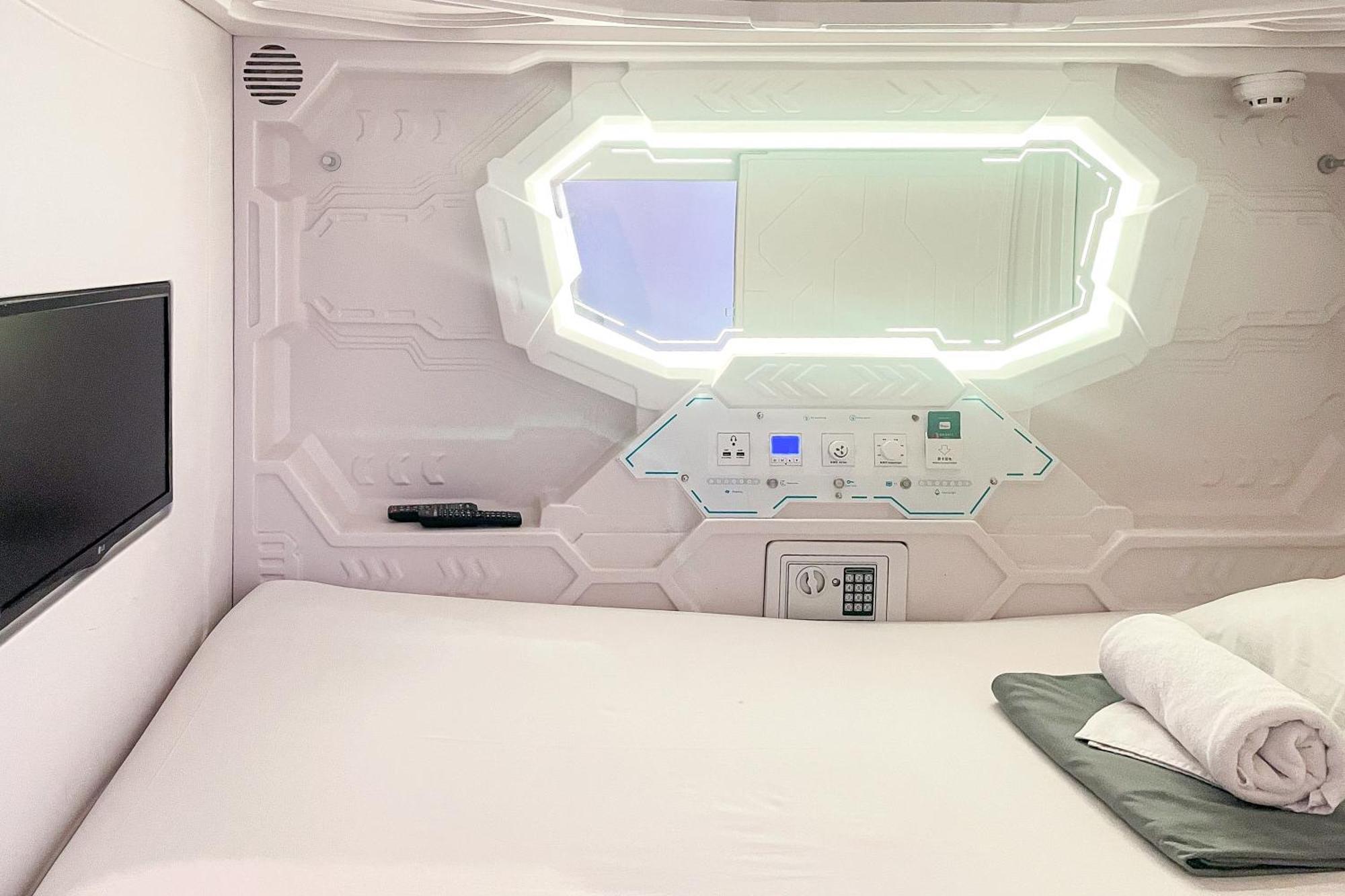 Reddoorz Capsule At Batu Tulis Hotel