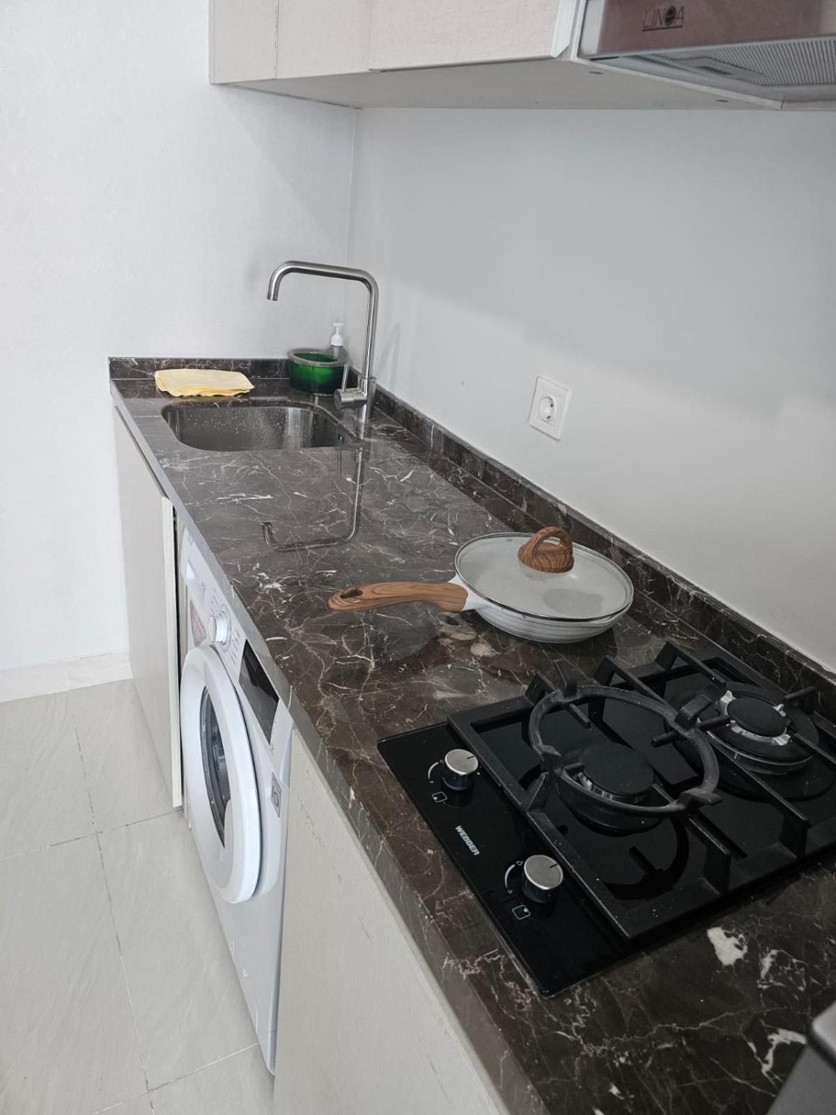 Apartment Sedayu Deluxe By Ellison