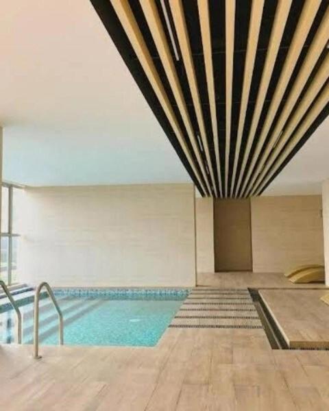 Pangsapuri Gold Coast Dubai Netflix