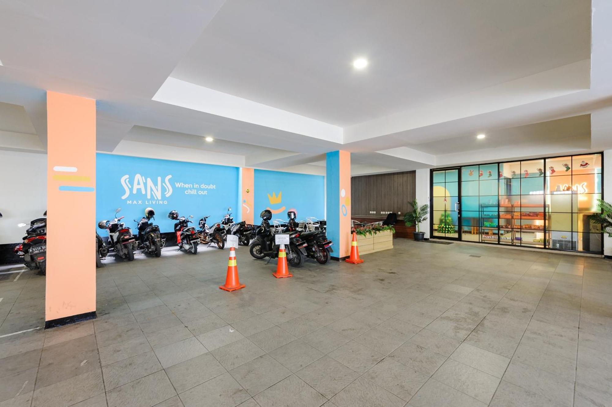 Sans Hotel Max Living Cengkareng 3* Jakarta