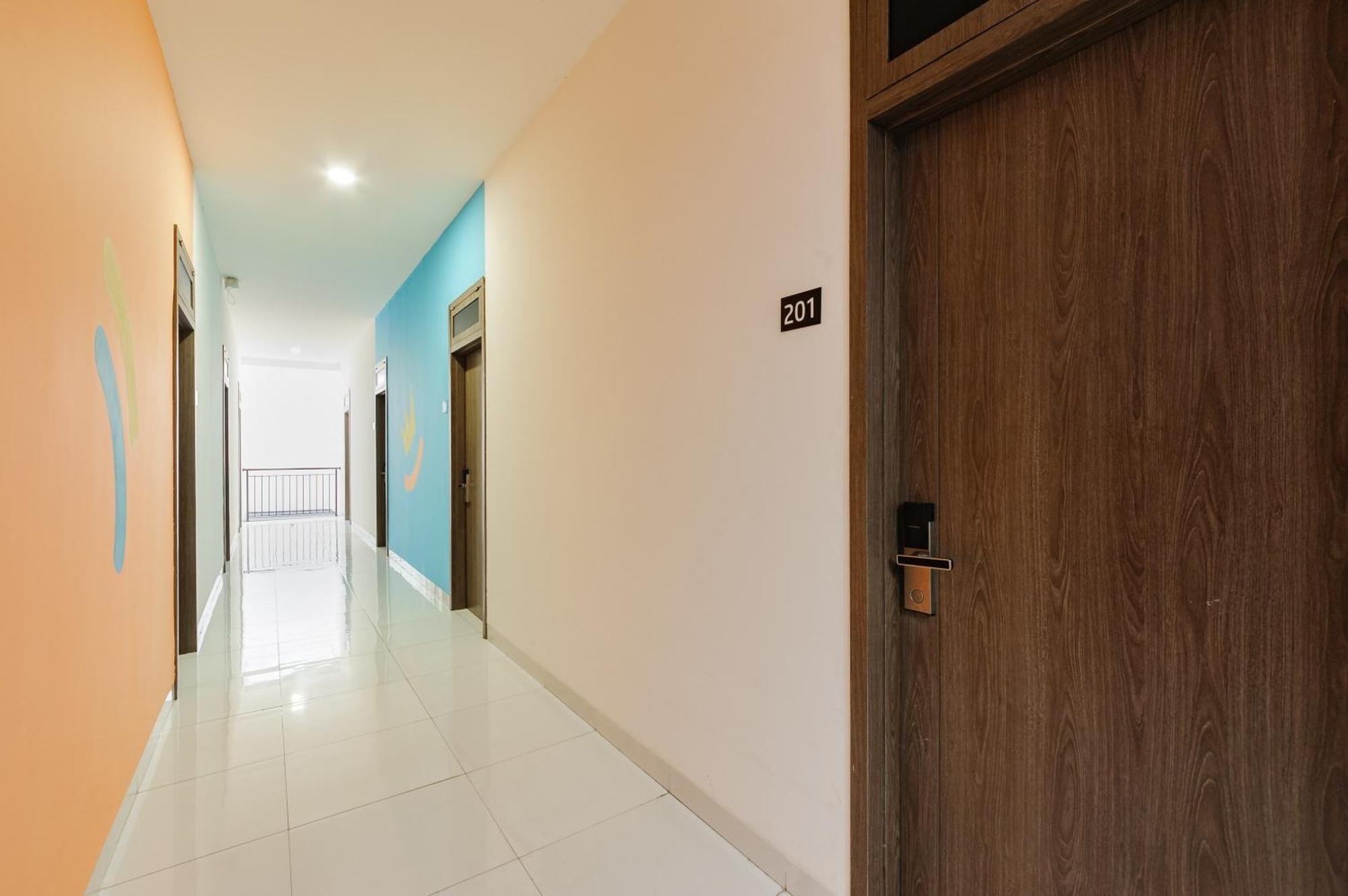 Sans Hotel Max Living Cengkareng Hotel