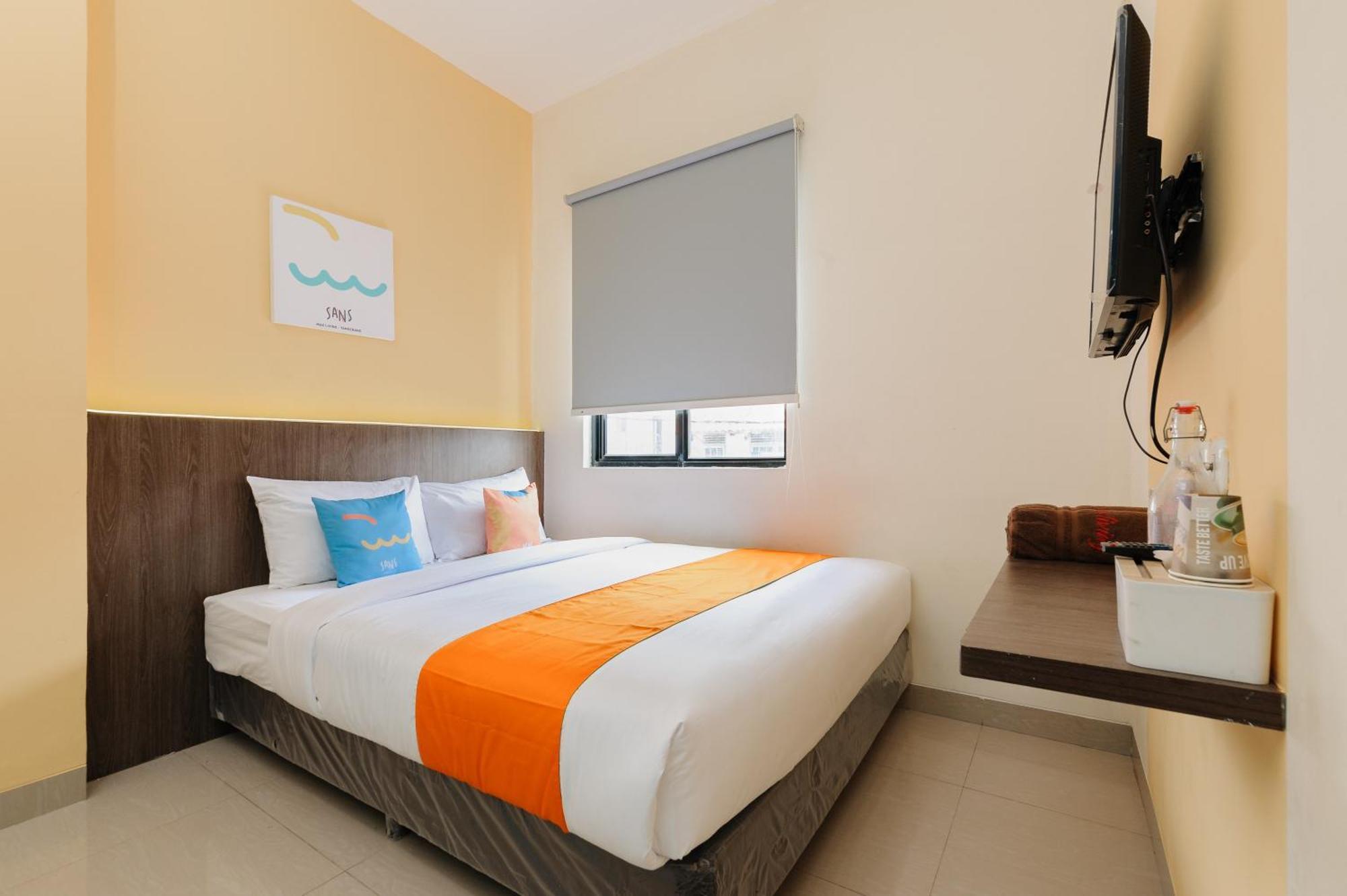 Sans Hotel Max Living Cengkareng Jakarta