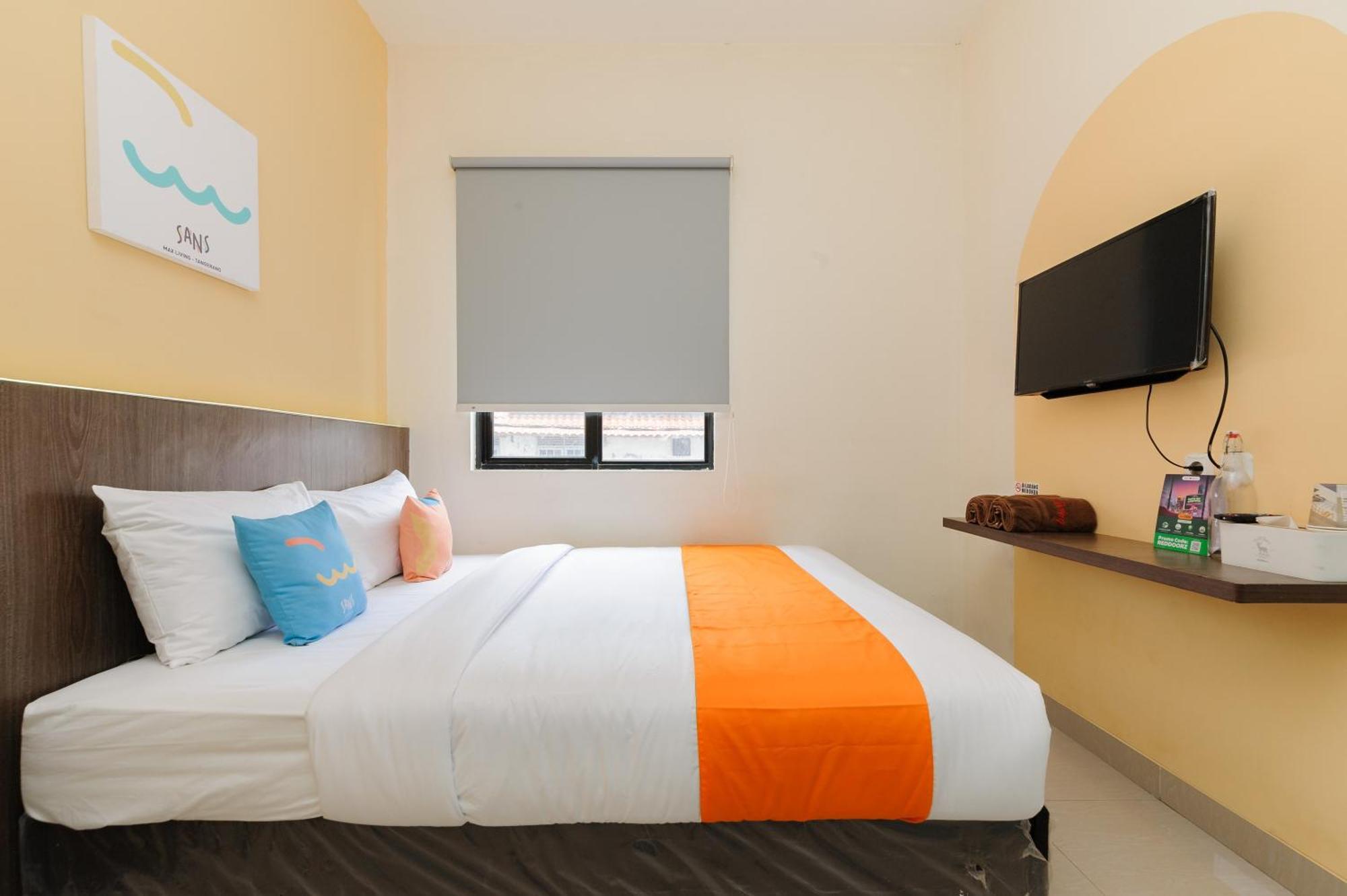 Sans Hotel Max Living Cengkareng