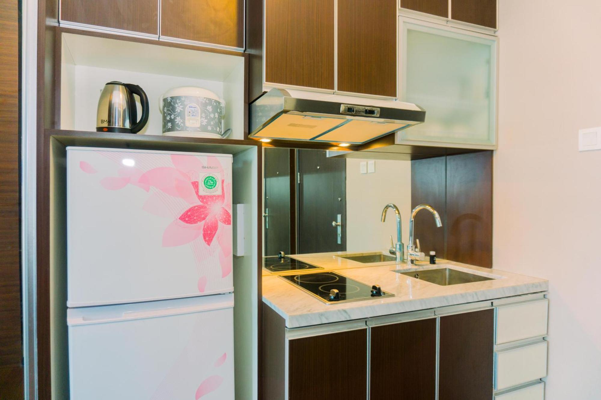 Homey And Minimalist At Gp Plaza By Travelio Apartment