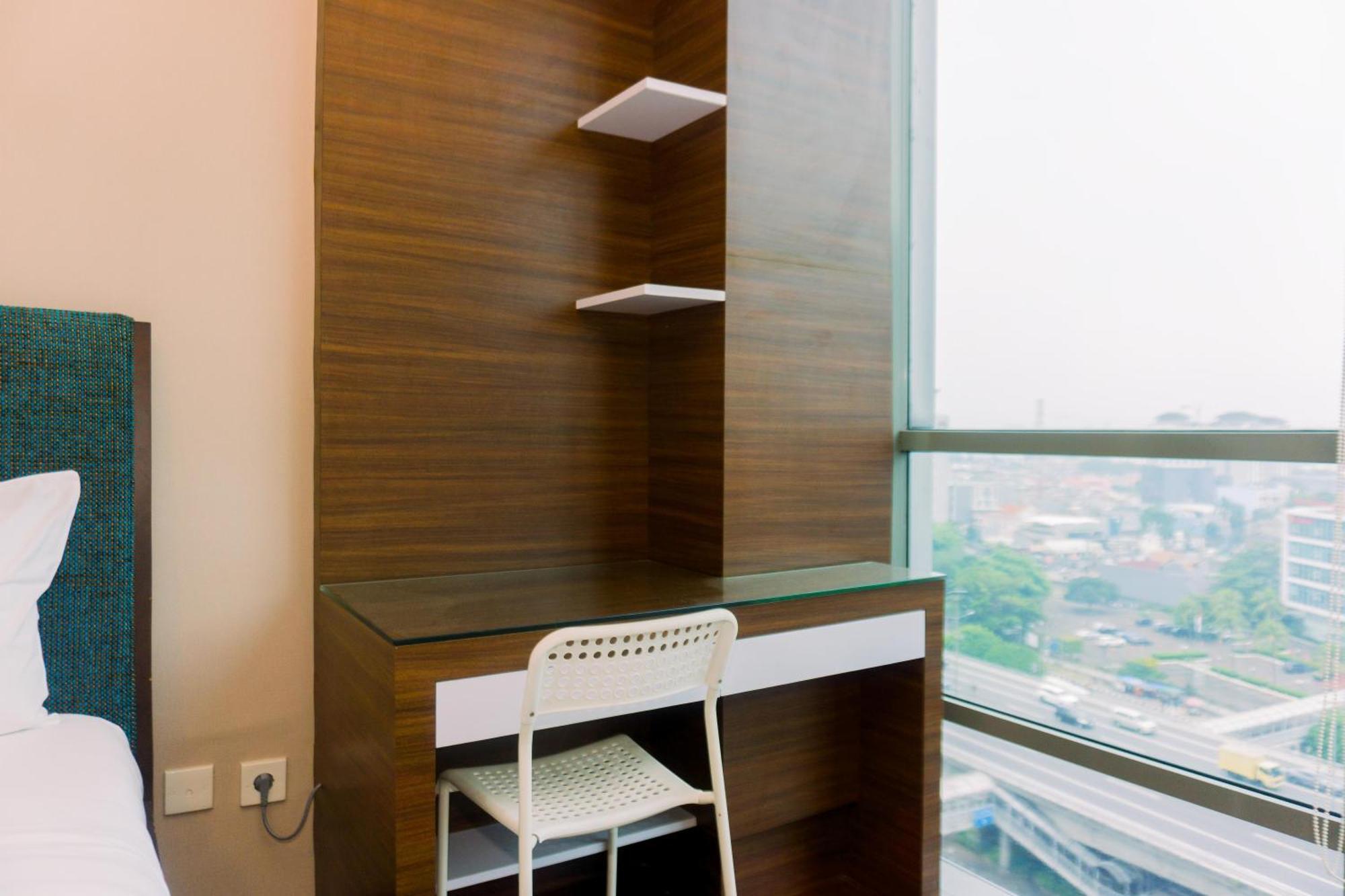 Apartment Homey And Minimalist At Gp Plaza By Travelio