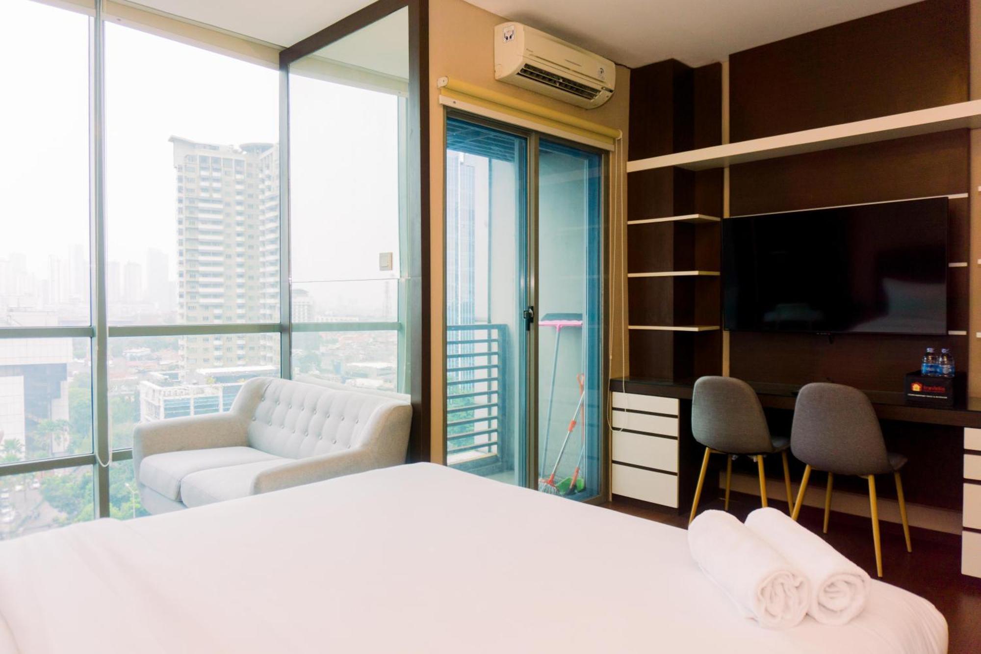 Apartment Homey And Minimalist At Gp Plaza By Travelio *