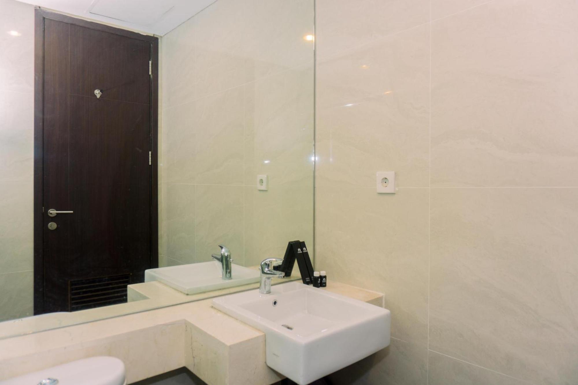 Apartment Homey And Minimalist At Gp Plaza By Travelio Jakarta