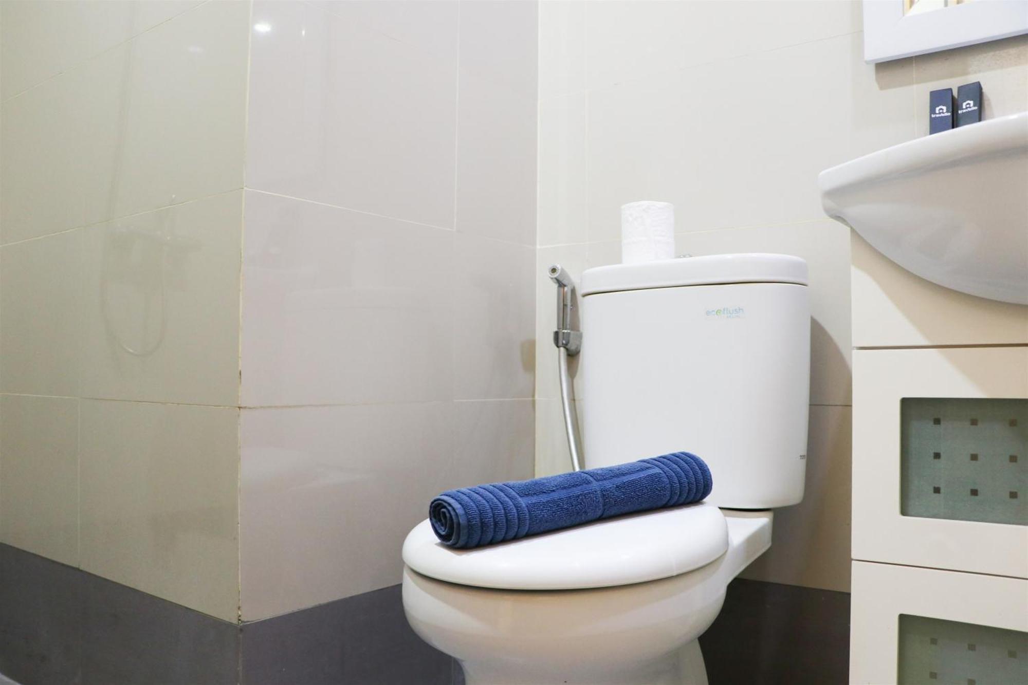2br At Maqna By Travelio Jakarta