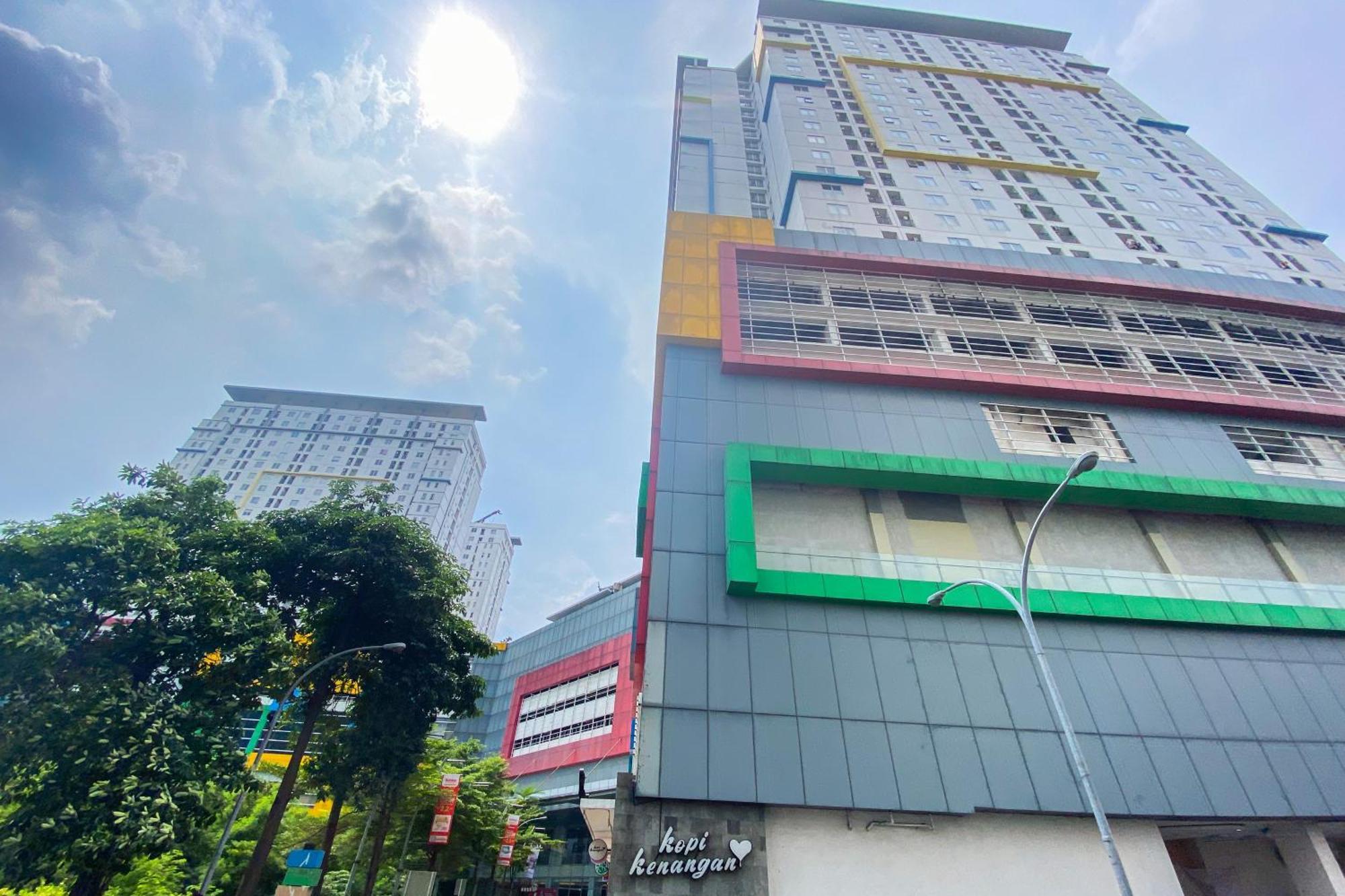 Apartment Cozy At 30th Floor Bassura By Travelio
