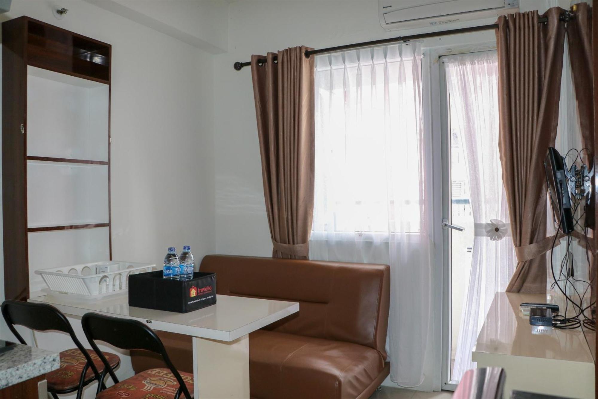 Well Design 2br At Pramuka By Travelio Jakarta