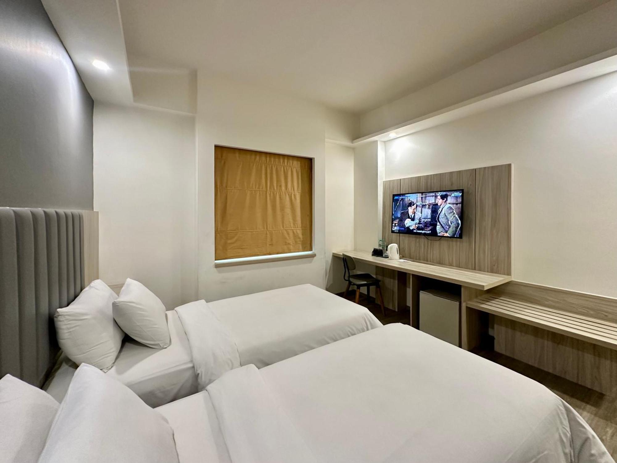 Hotel Sparks Life Jakarta, Artotel Curated Jakarta