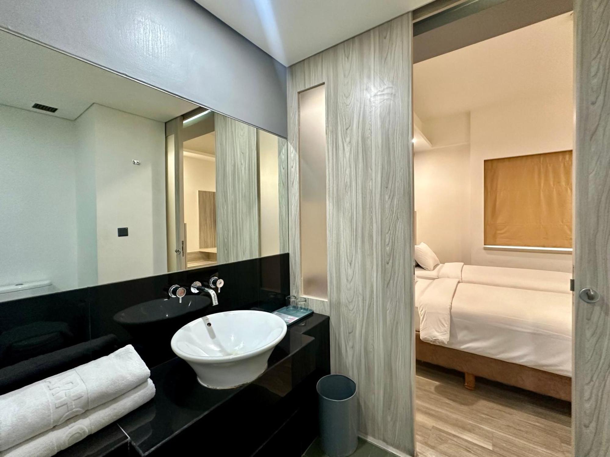 Sparks Life Jakarta, Artotel Curated Hotel