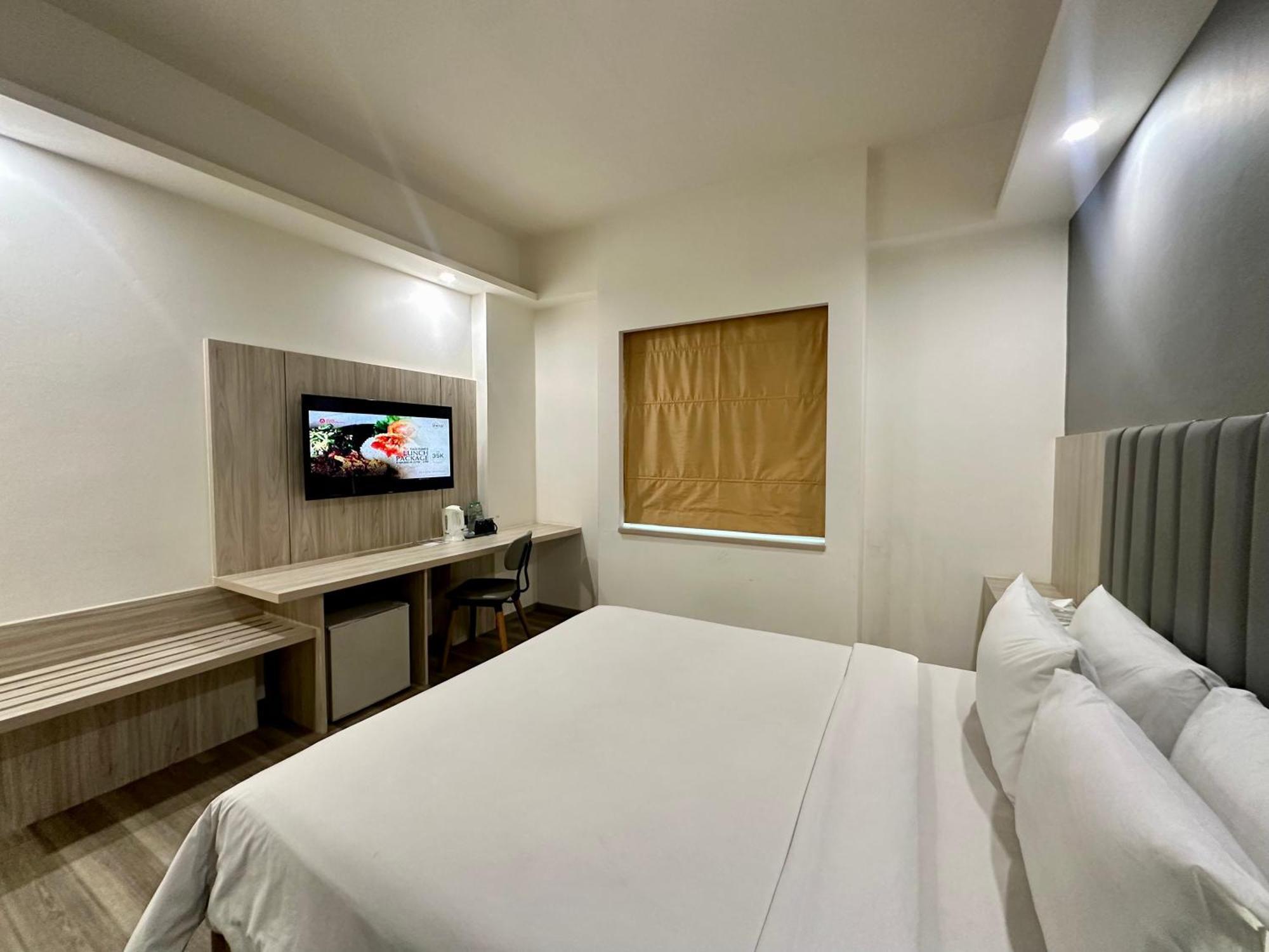 Hotel Sparks Life Jakarta, Artotel Curated 4*