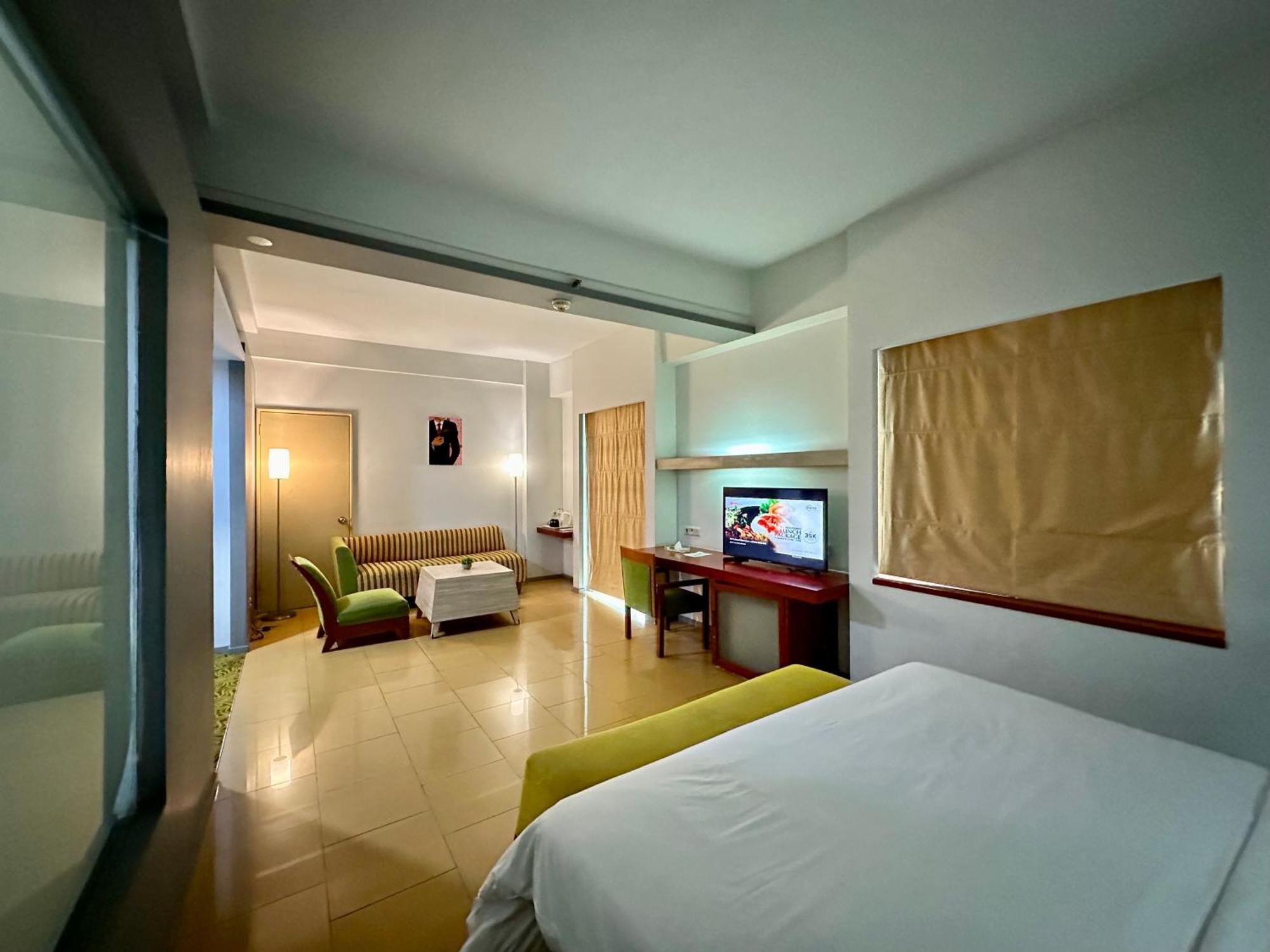 Sparks Life Jakarta, Artotel Curated 4*