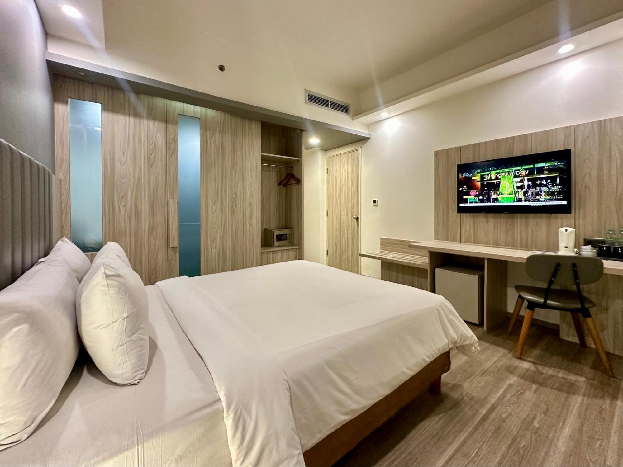 Sparks Life Jakarta, Artotel Curated Hotel