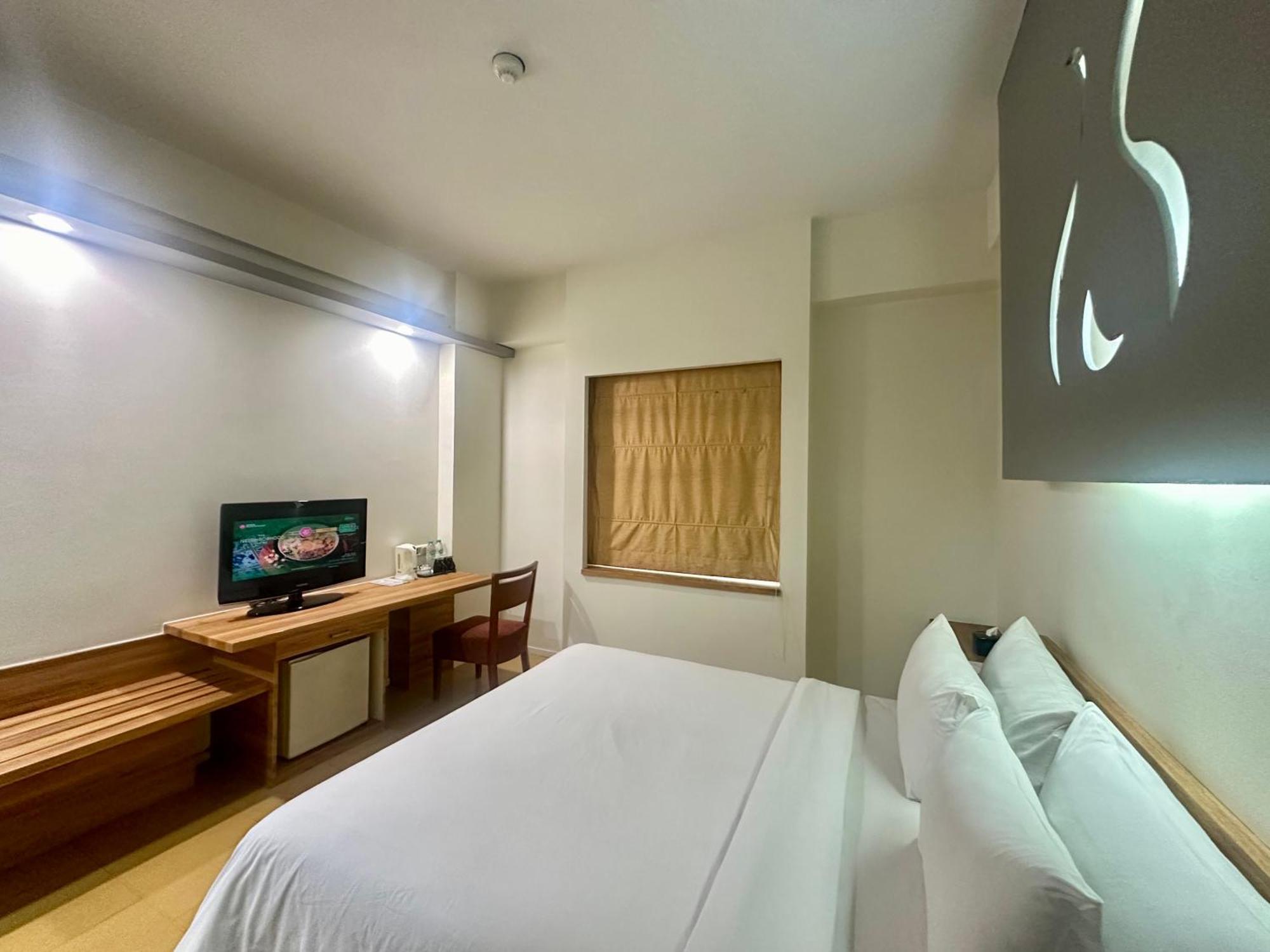Sparks Life Jakarta, Artotel Curated 4*
