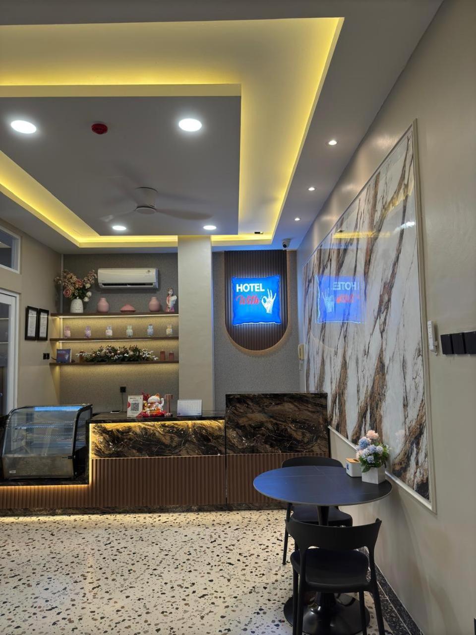 With Ok Hotel