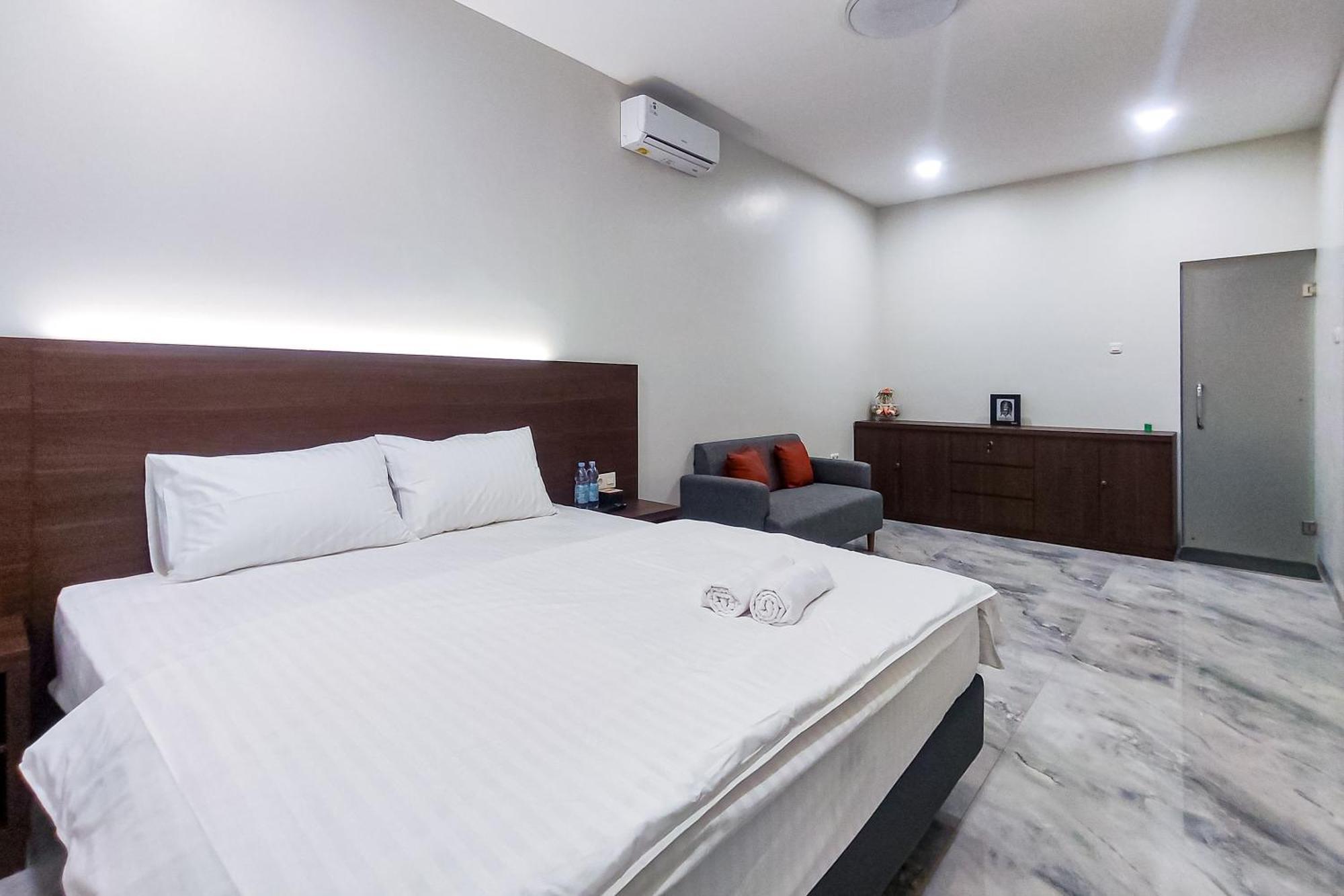 Hotel Urbanview Syariah Senen