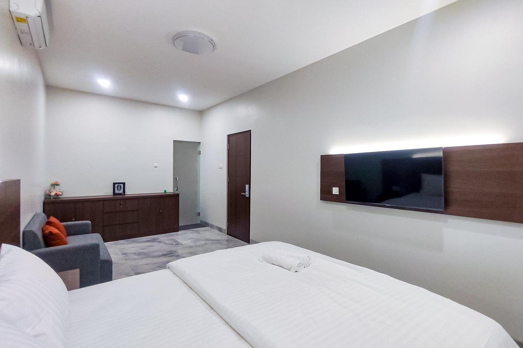 Urbanview Syariah Senen Jakarta