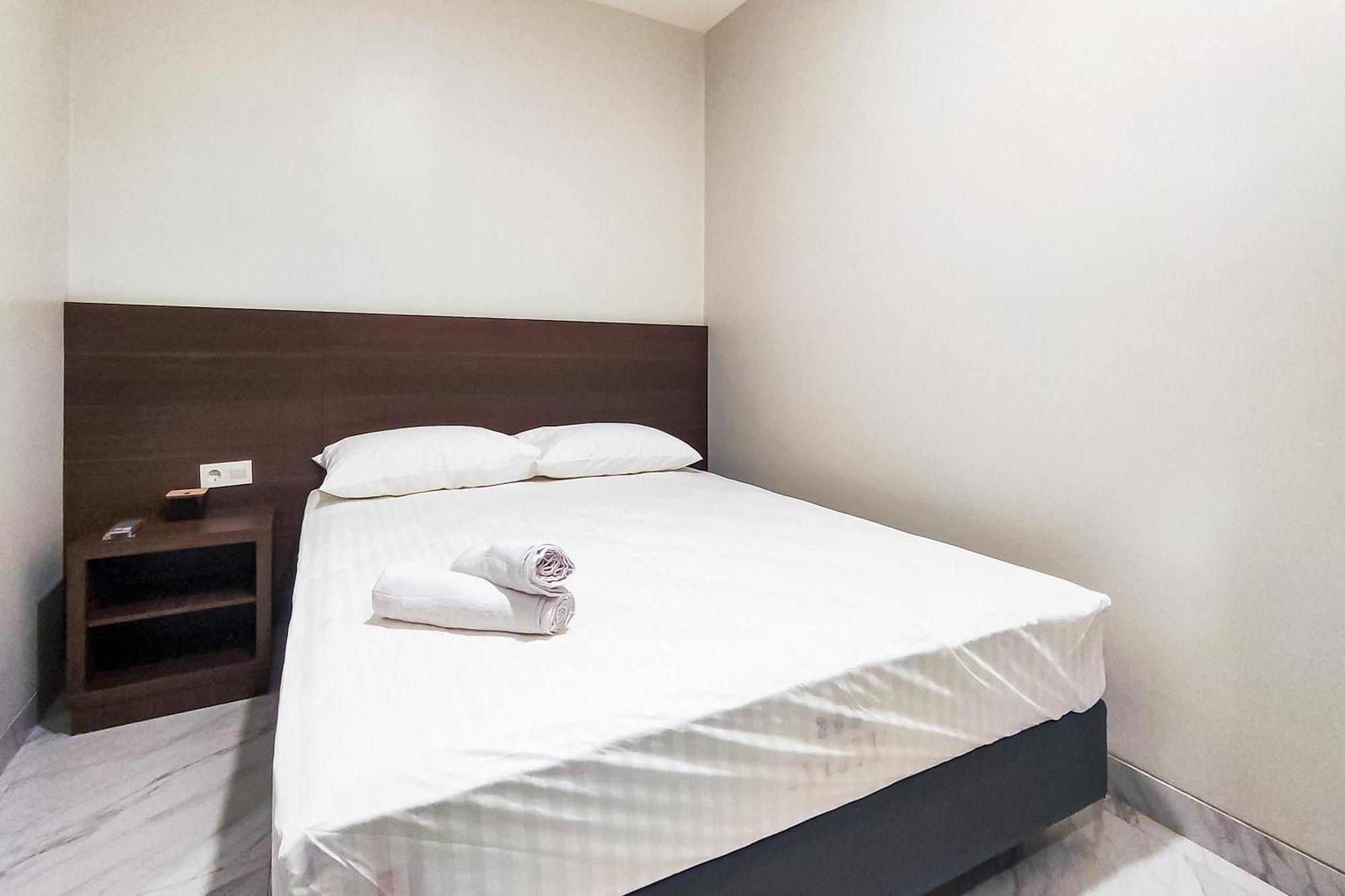 Urbanview Syariah Senen 3*