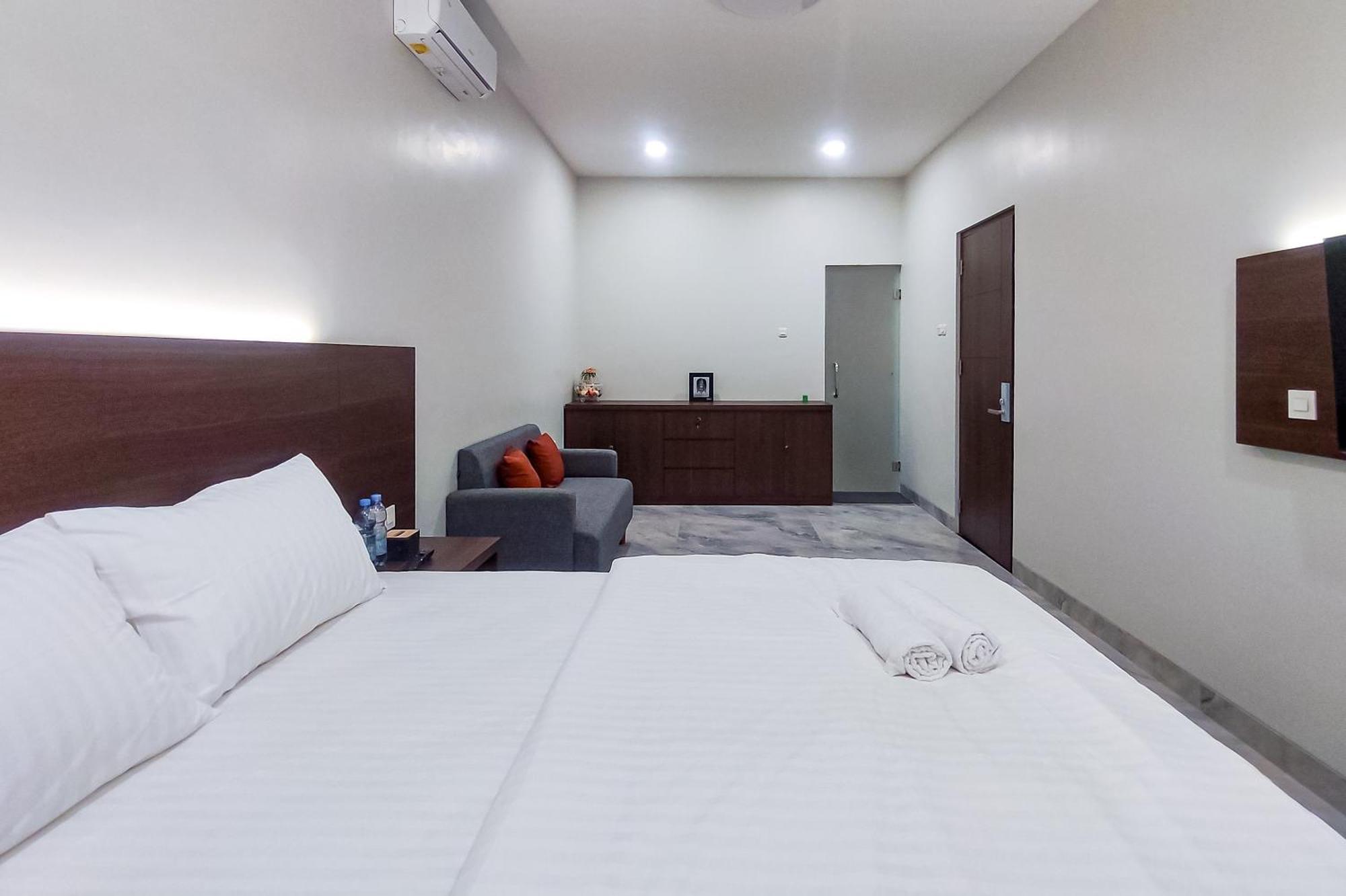 Urbanview Syariah Senen