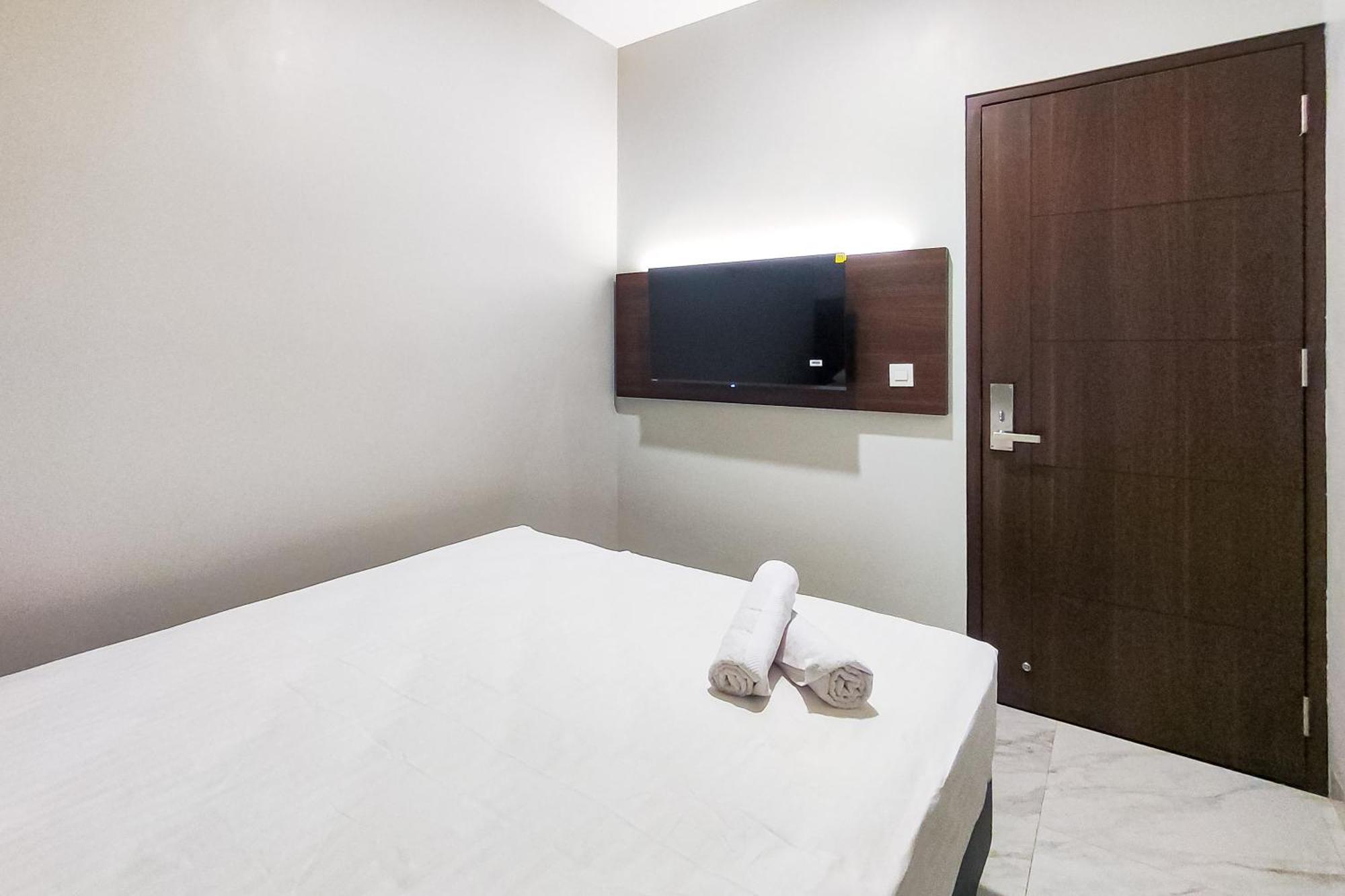 Hotel Urbanview Syariah Senen 3*