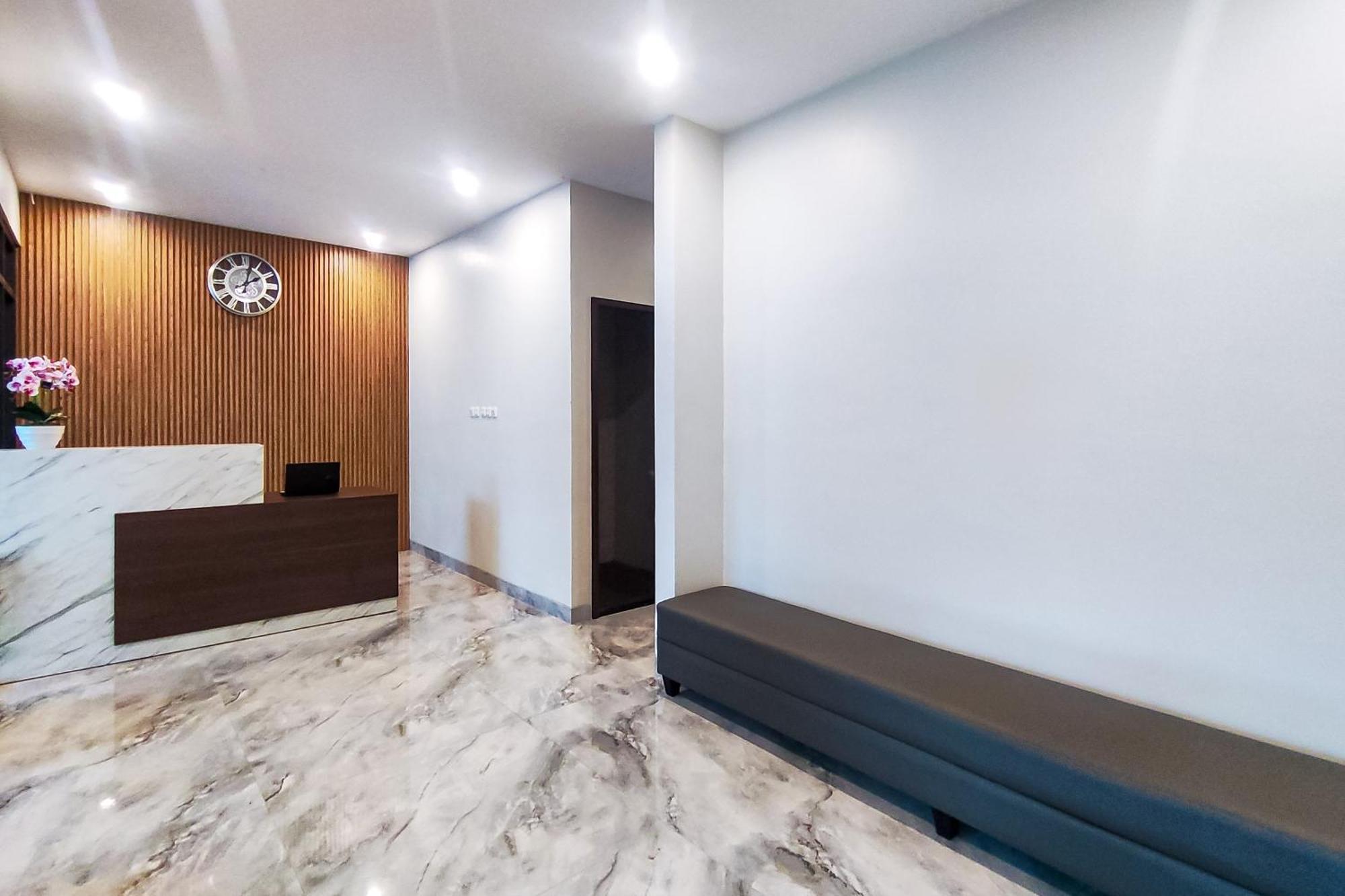 Hotel Urbanview Syariah Senen 3*