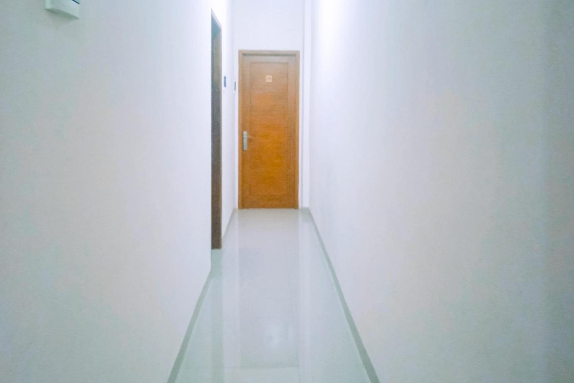 Jj House Mitra Reddoorz 2*
