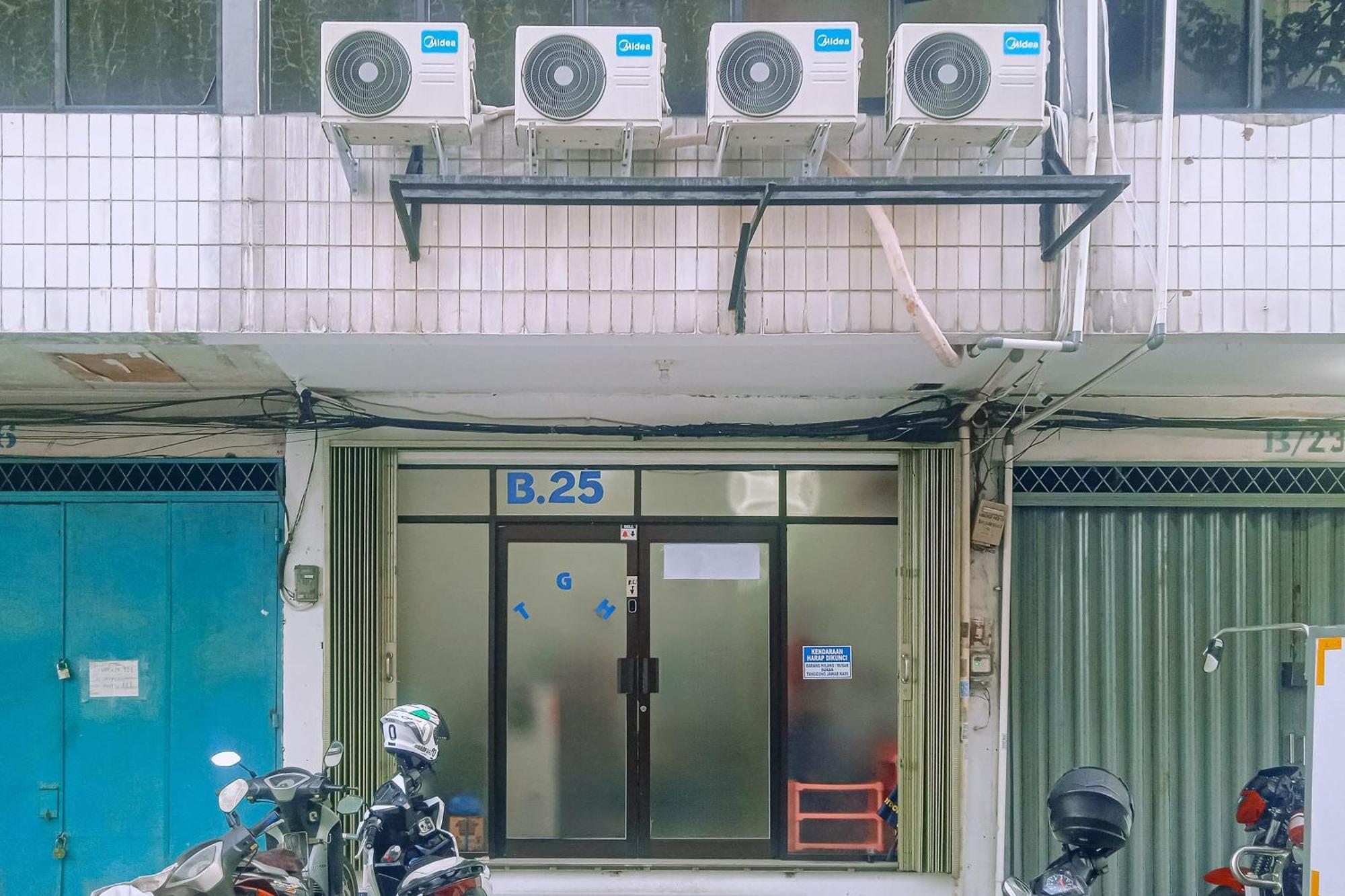 Jj House Mitra Reddoorz 2* Jakarta
