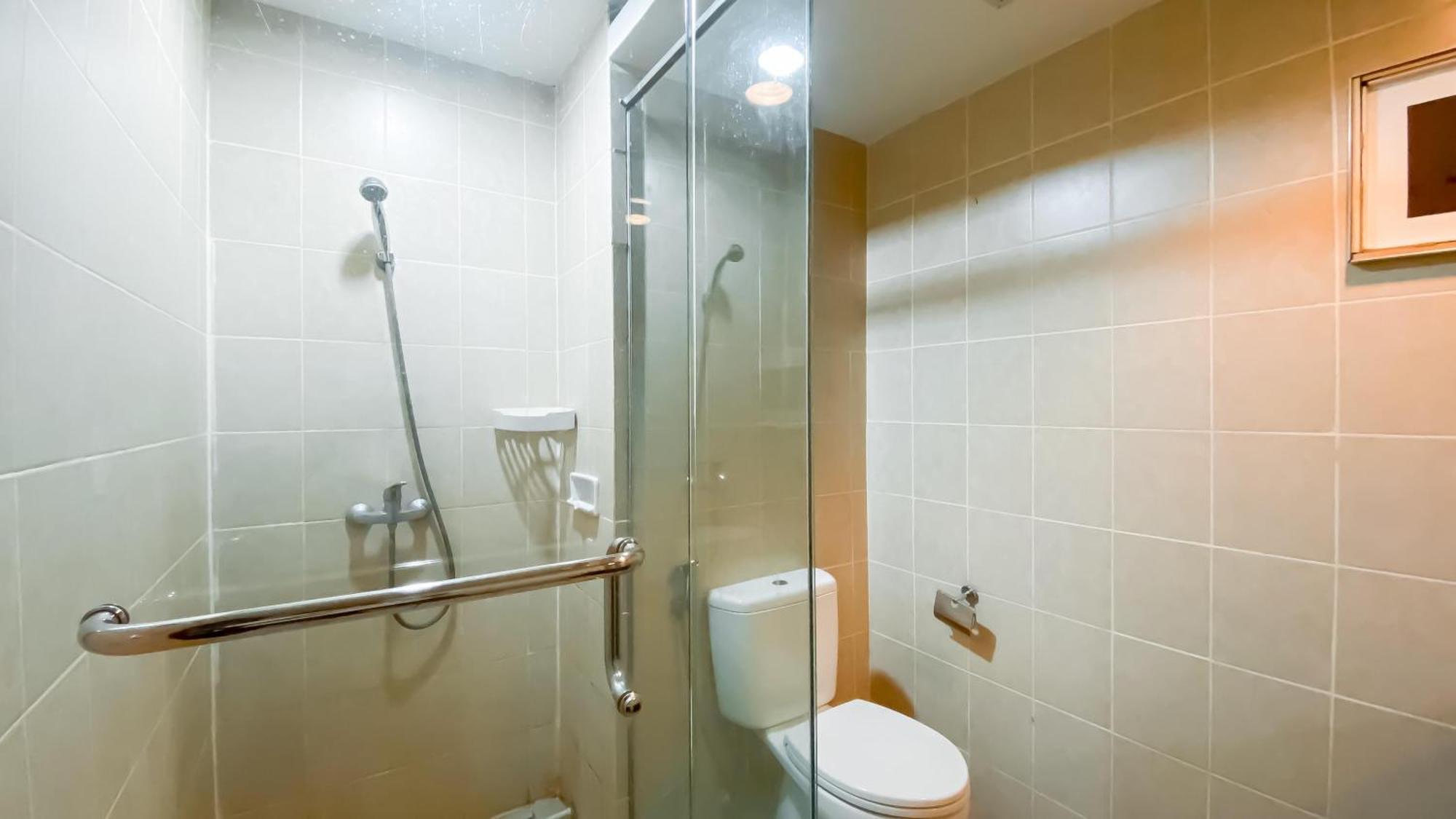 1br Queen Bed At Marina Ancol Near Dufan By Travelio Jakarta